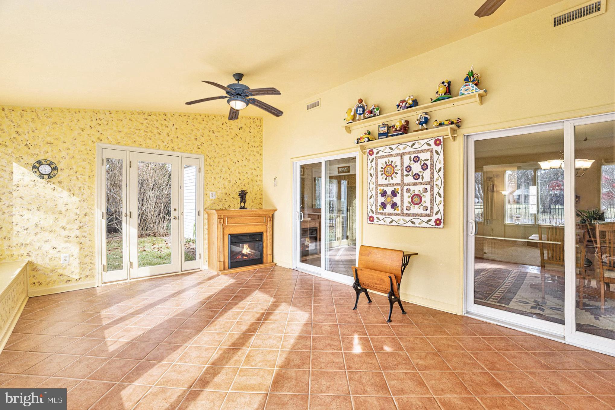 KIMBERLY KNOLL - Residential