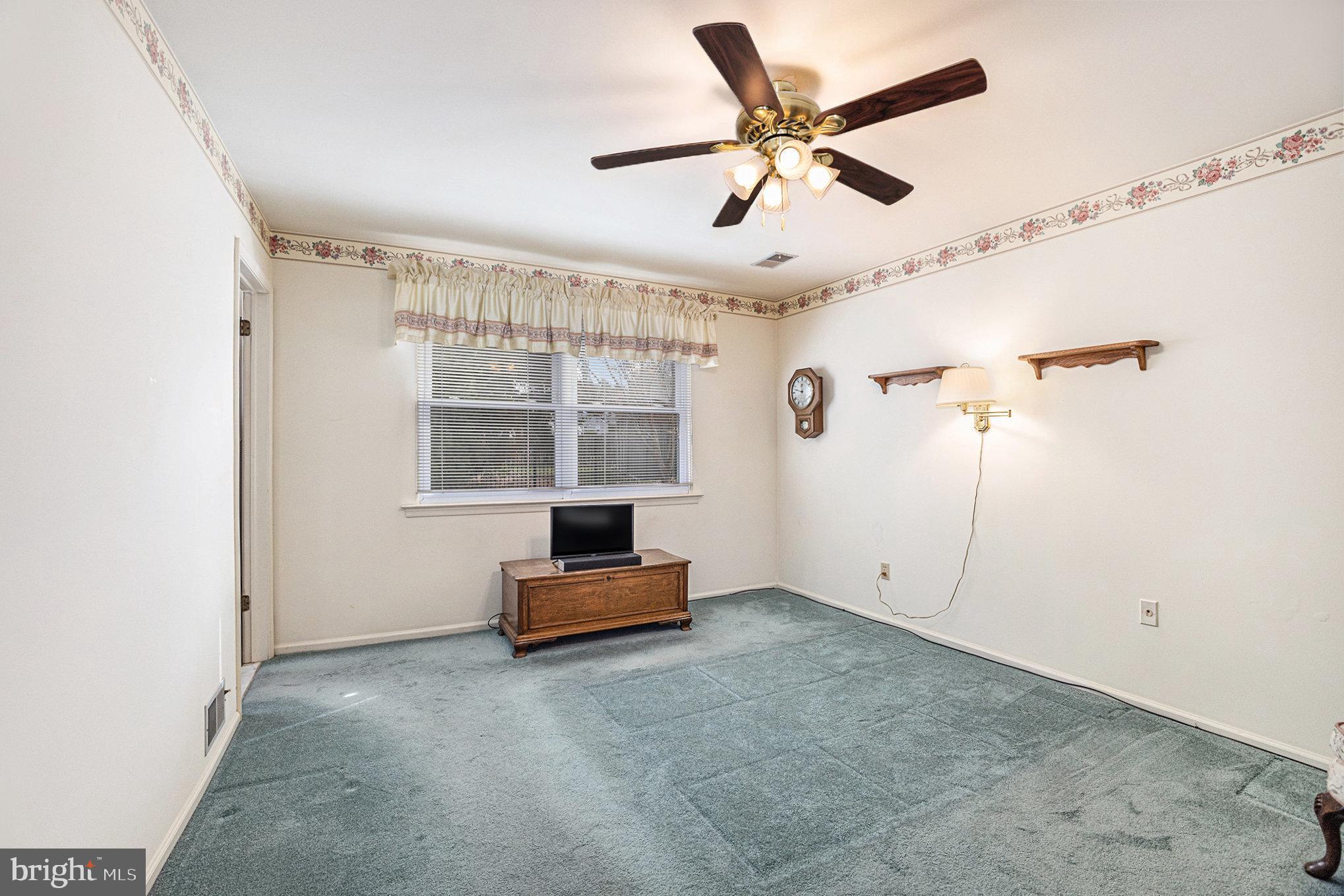 KIMBERLY KNOLL - Residential