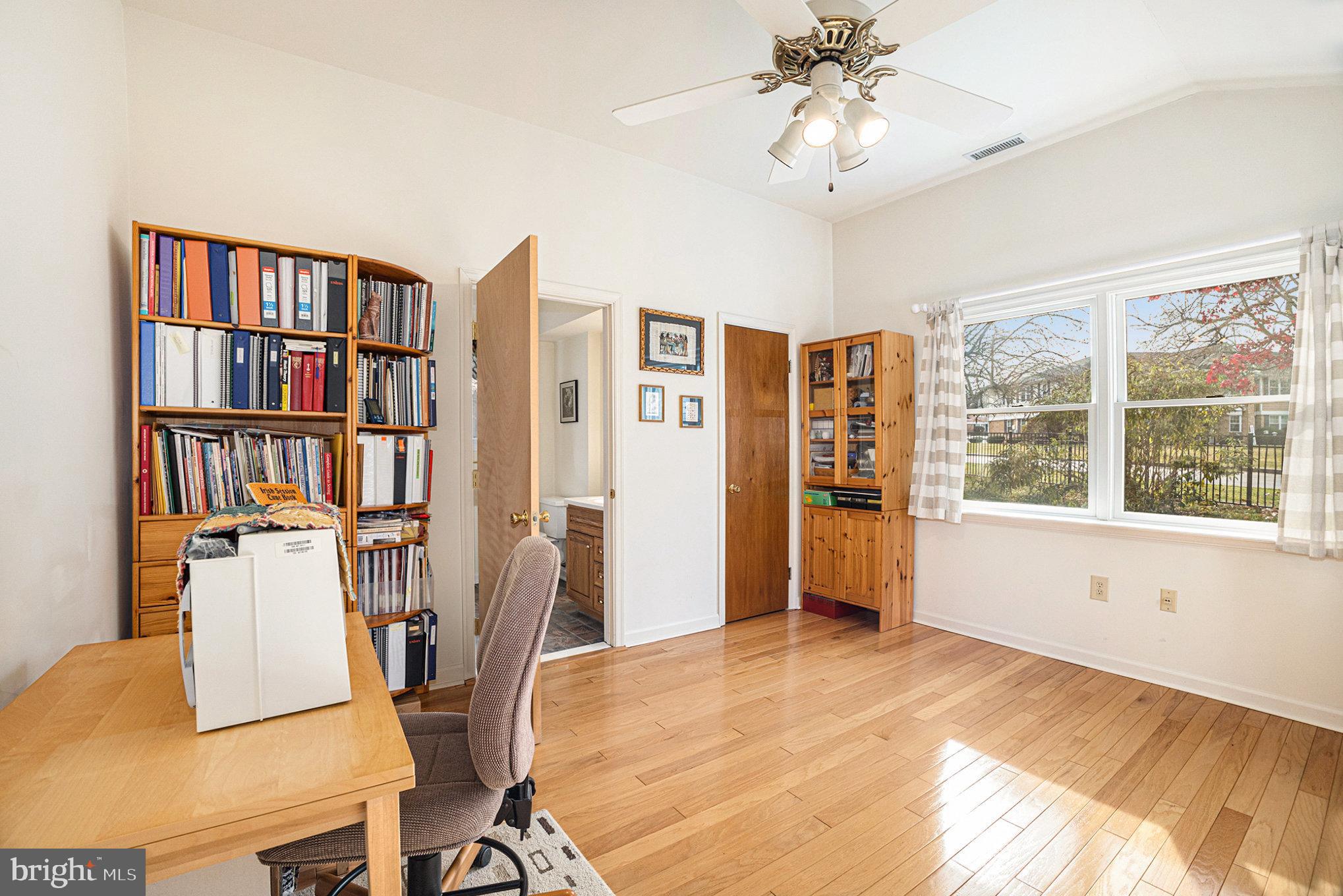 KIMBERLY KNOLL - Residential