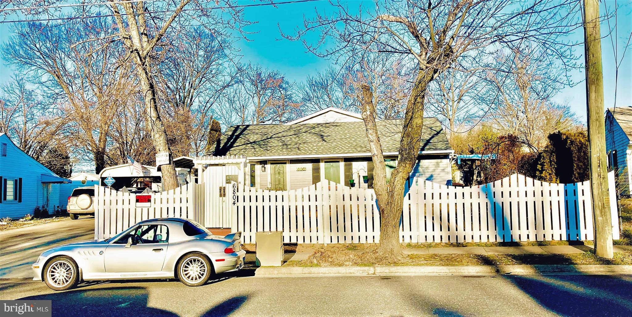 SOUTH LAWN - Residential