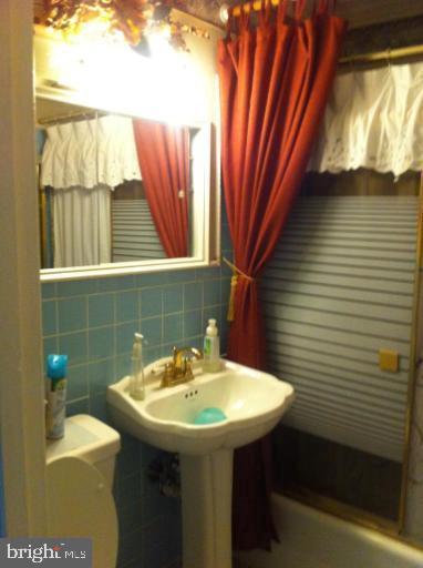 SOUTH LAWN - Residential