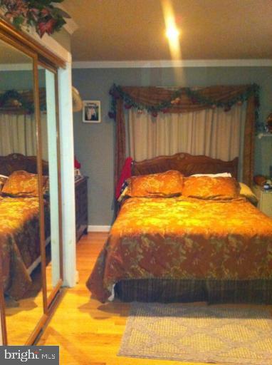 SOUTH LAWN - Residential