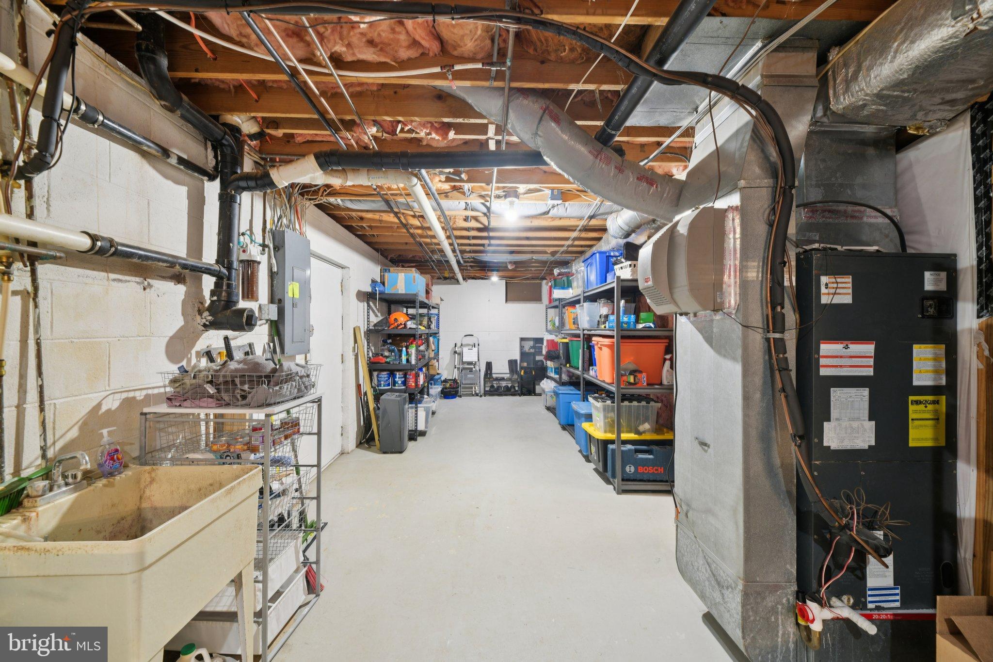 LAKE CAROLINE - Residential