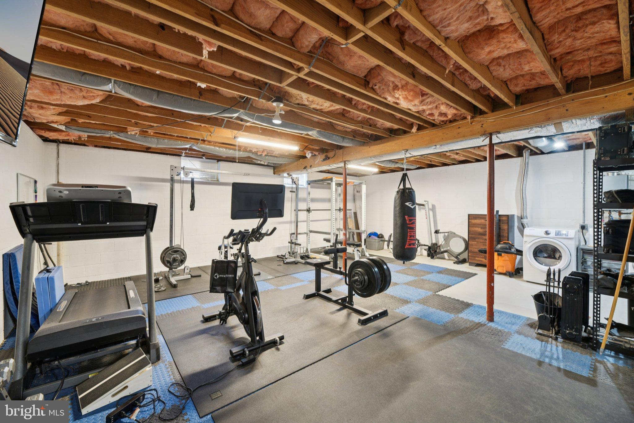 LAKE CAROLINE - Residential