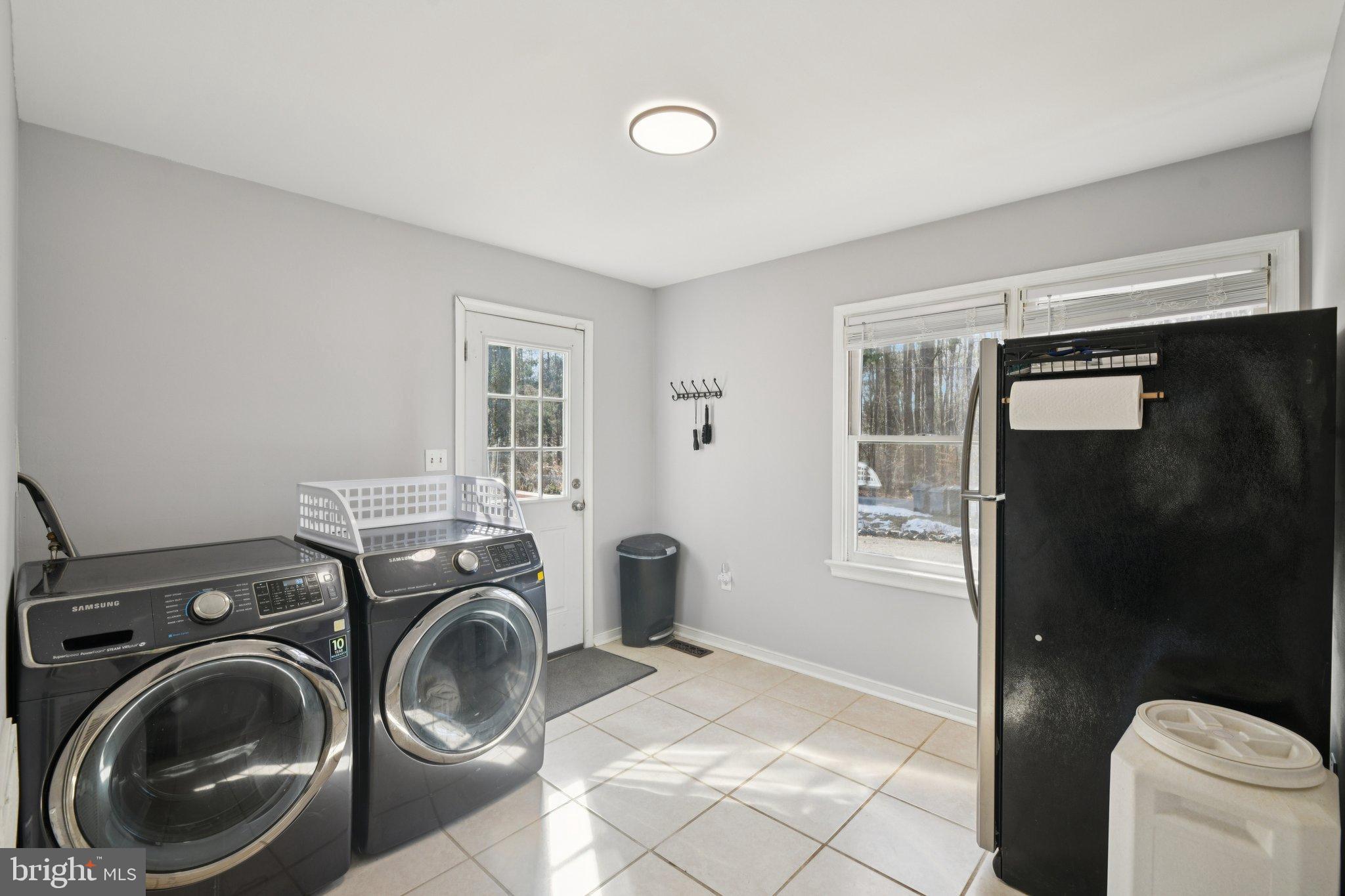 LAKE CAROLINE - Residential