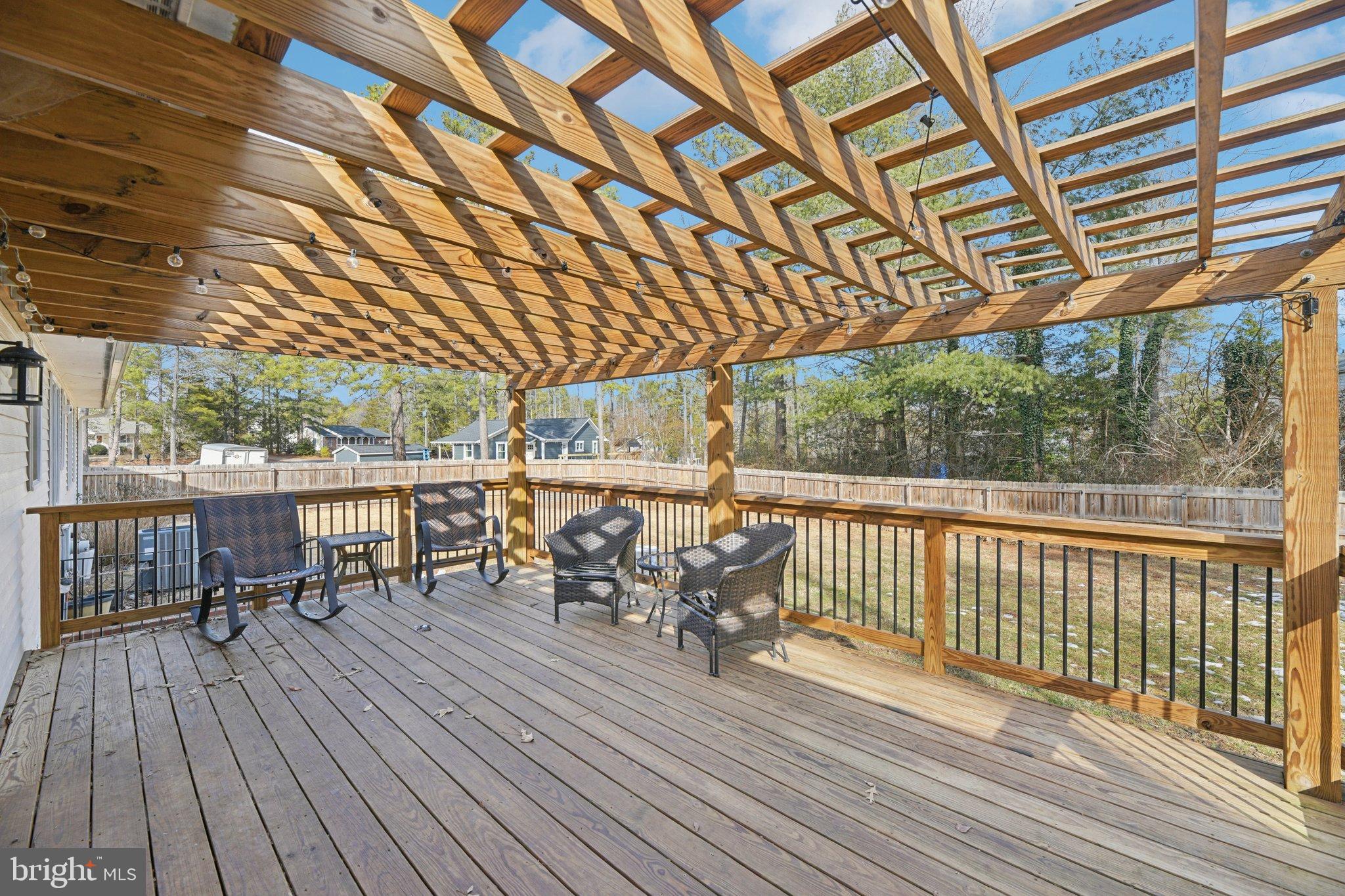 LAKE CAROLINE - Residential