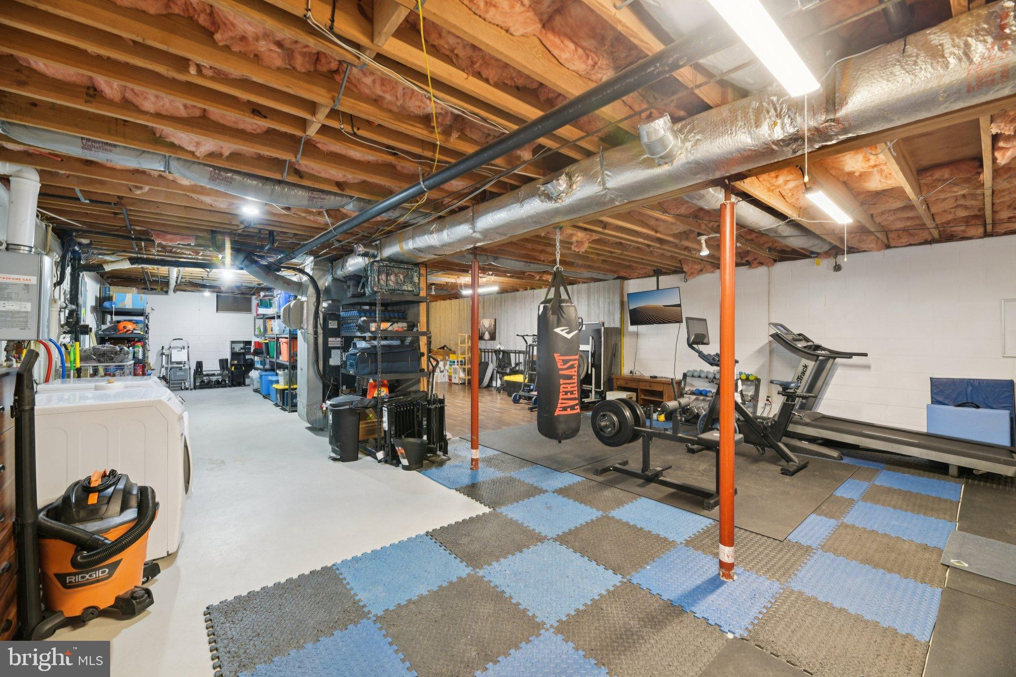 LAKE CAROLINE - Residential