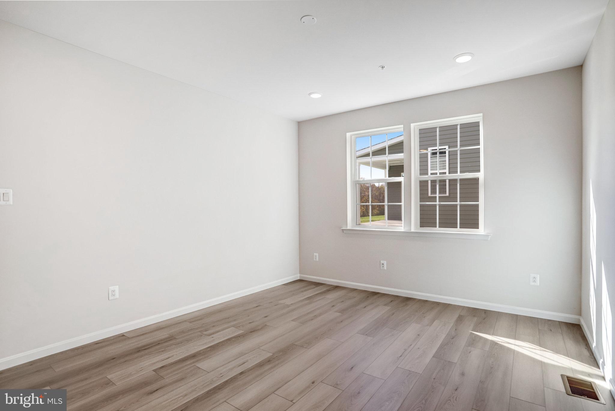 ROBERTS CROSSING - Residential