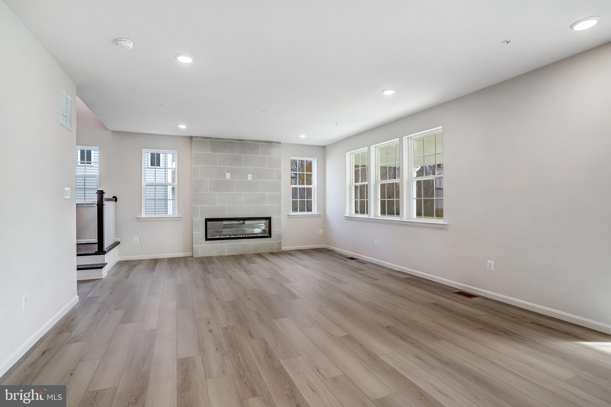 ROBERTS CROSSING - Residential