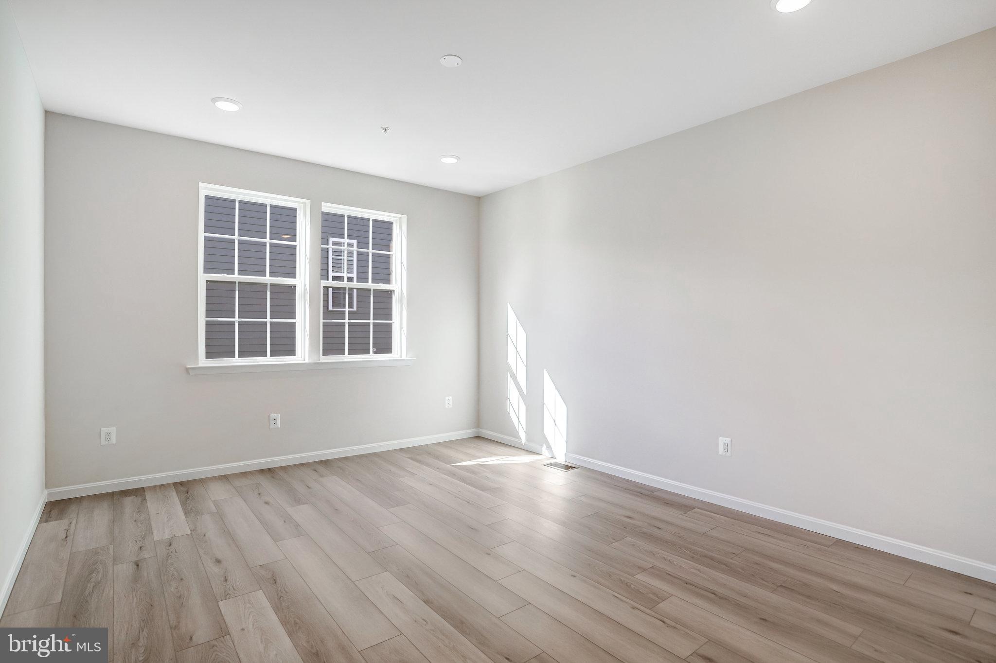 ROBERTS CROSSING - Residential