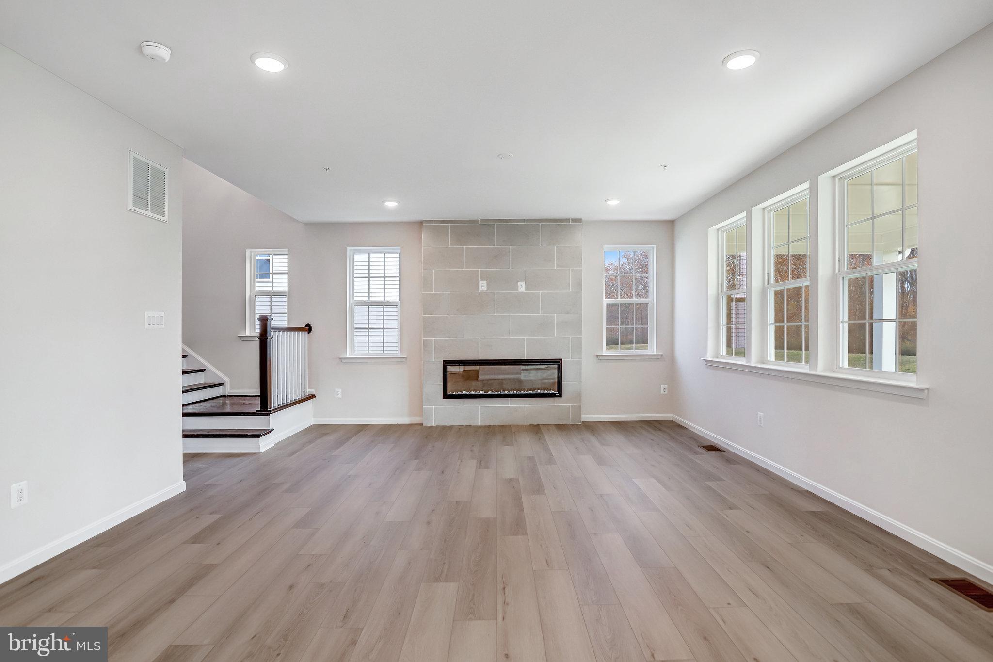 ROBERTS CROSSING - Residential