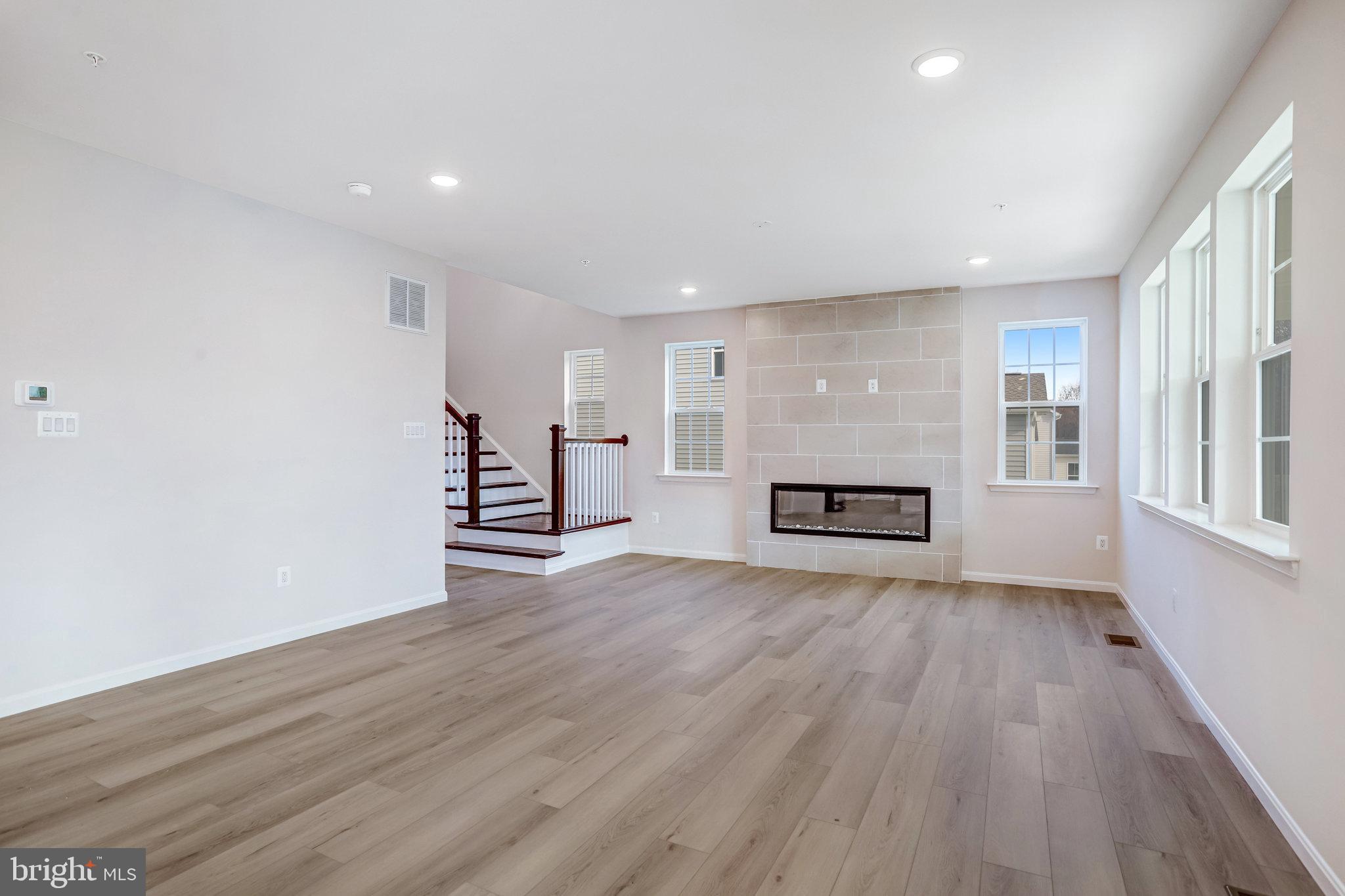 ROBERTS CROSSING - Residential