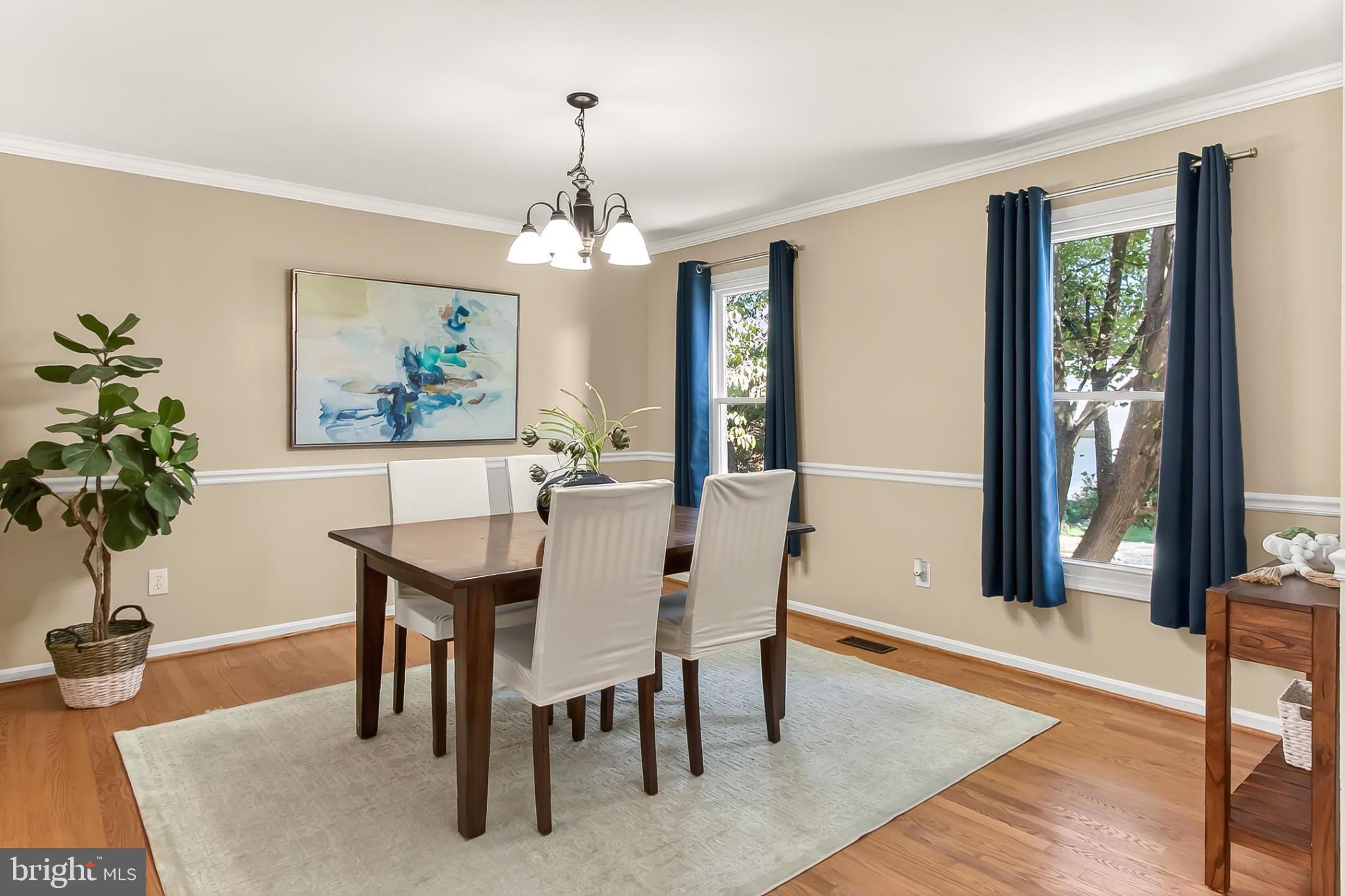 KNOLLS AT MIDDLE RUN - Residential