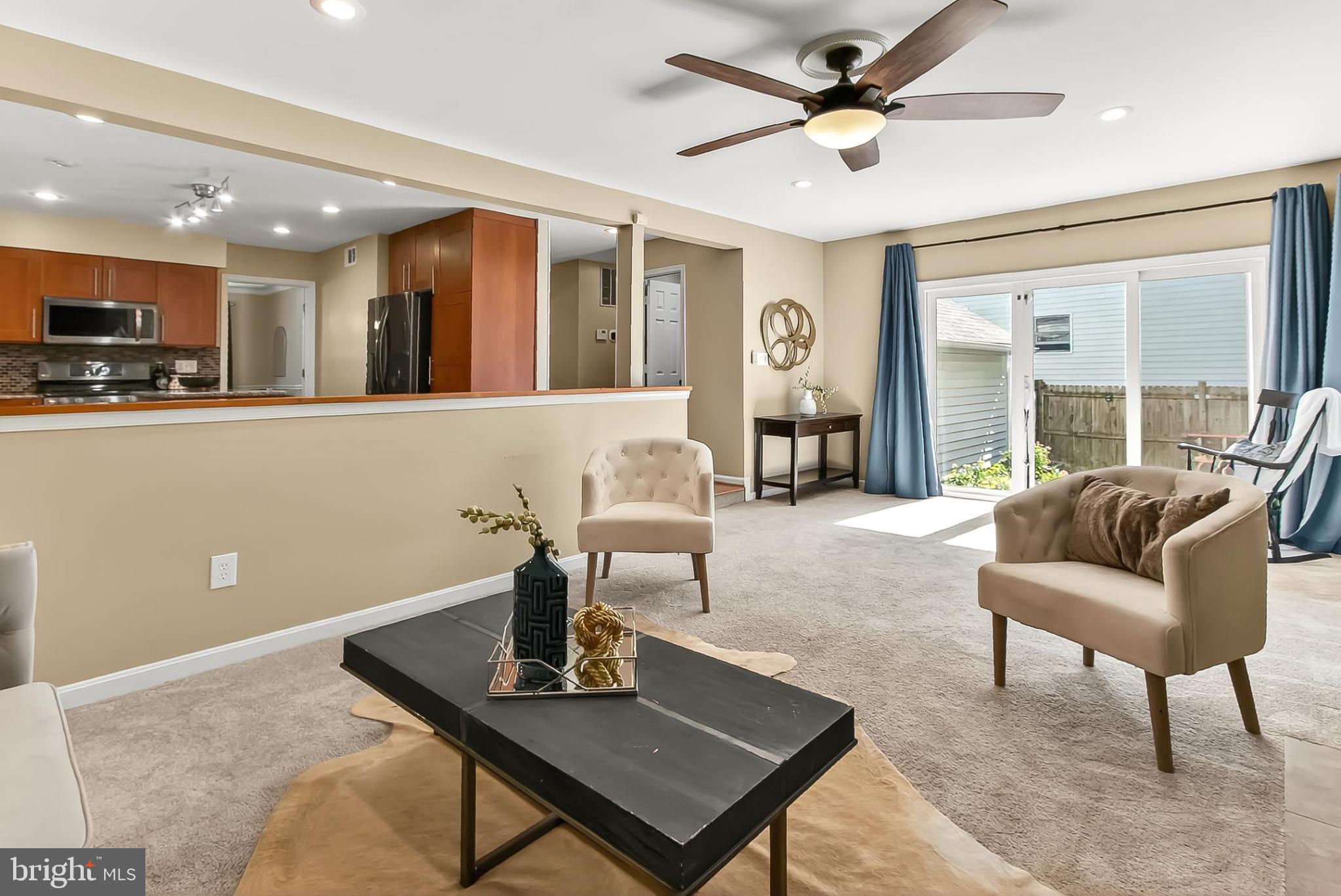 KNOLLS AT MIDDLE RUN - Residential