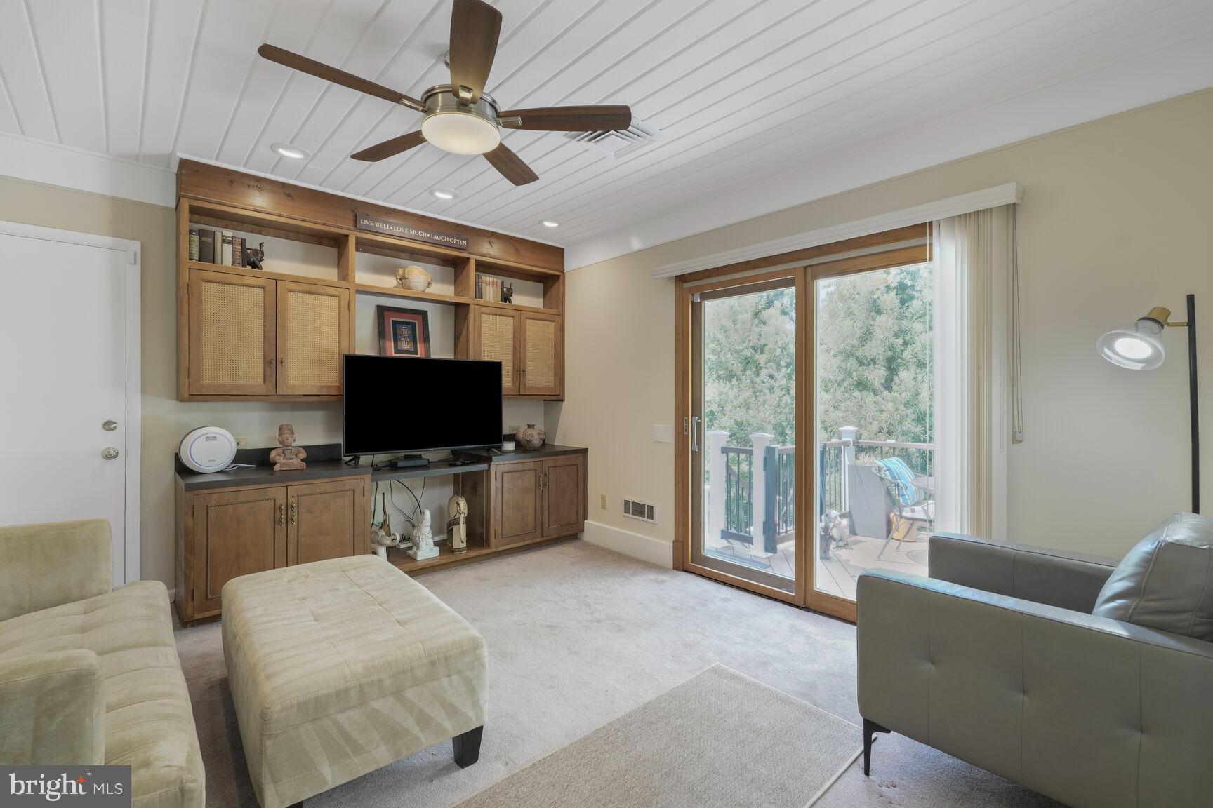 DUNLOP HILLS - Residential