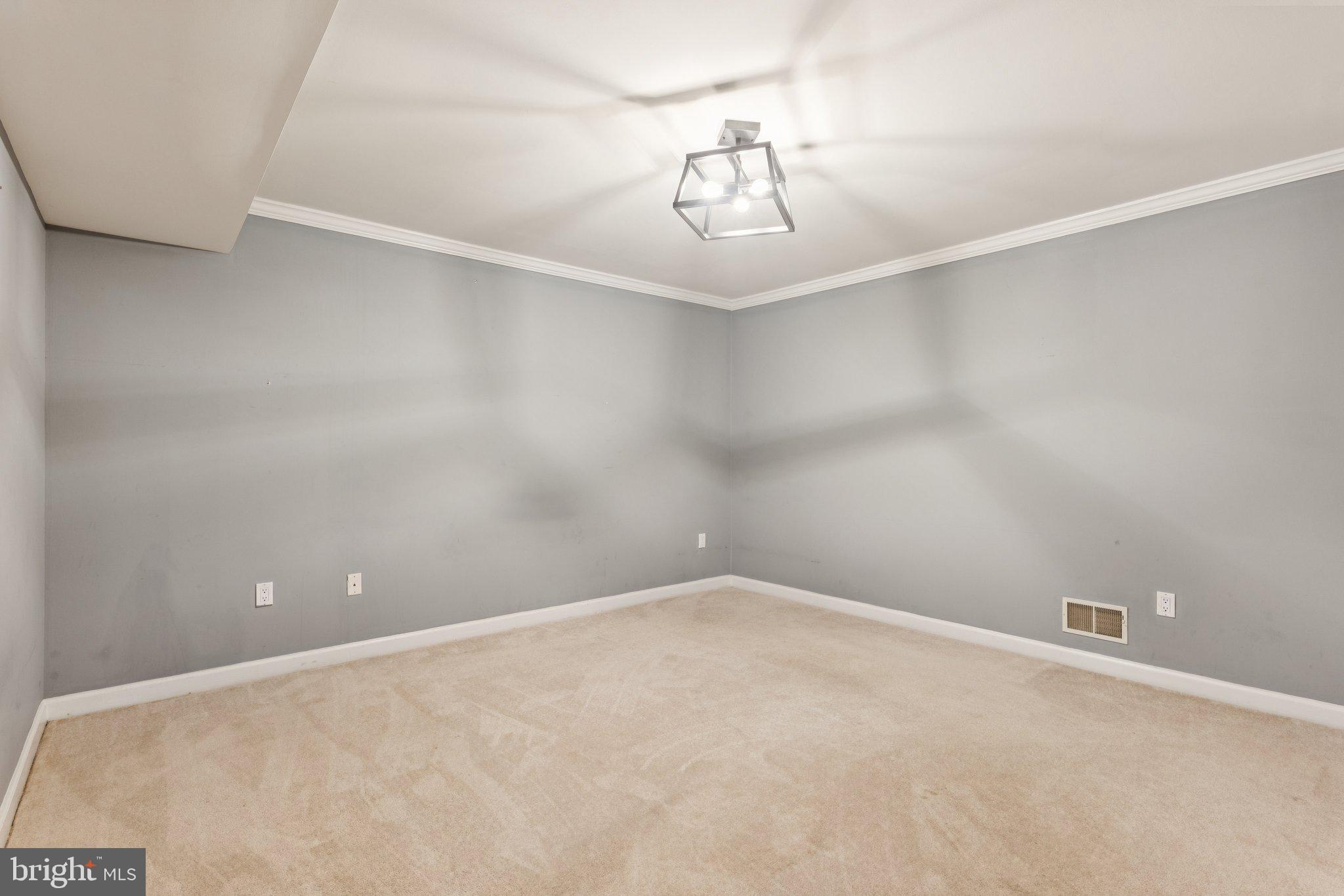 SPRING LAWN FARM - Residential