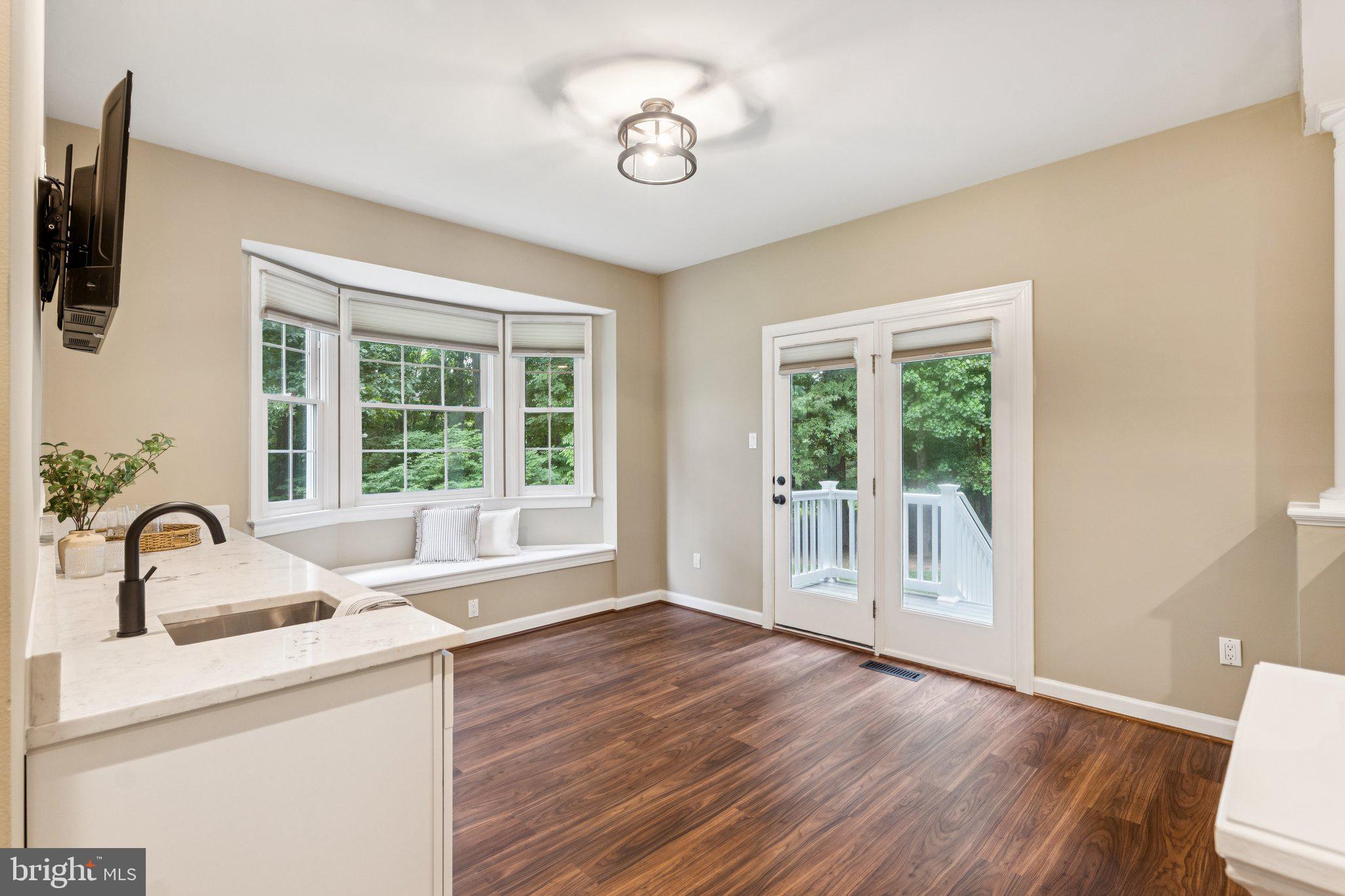 SPRING LAWN FARM - Residential