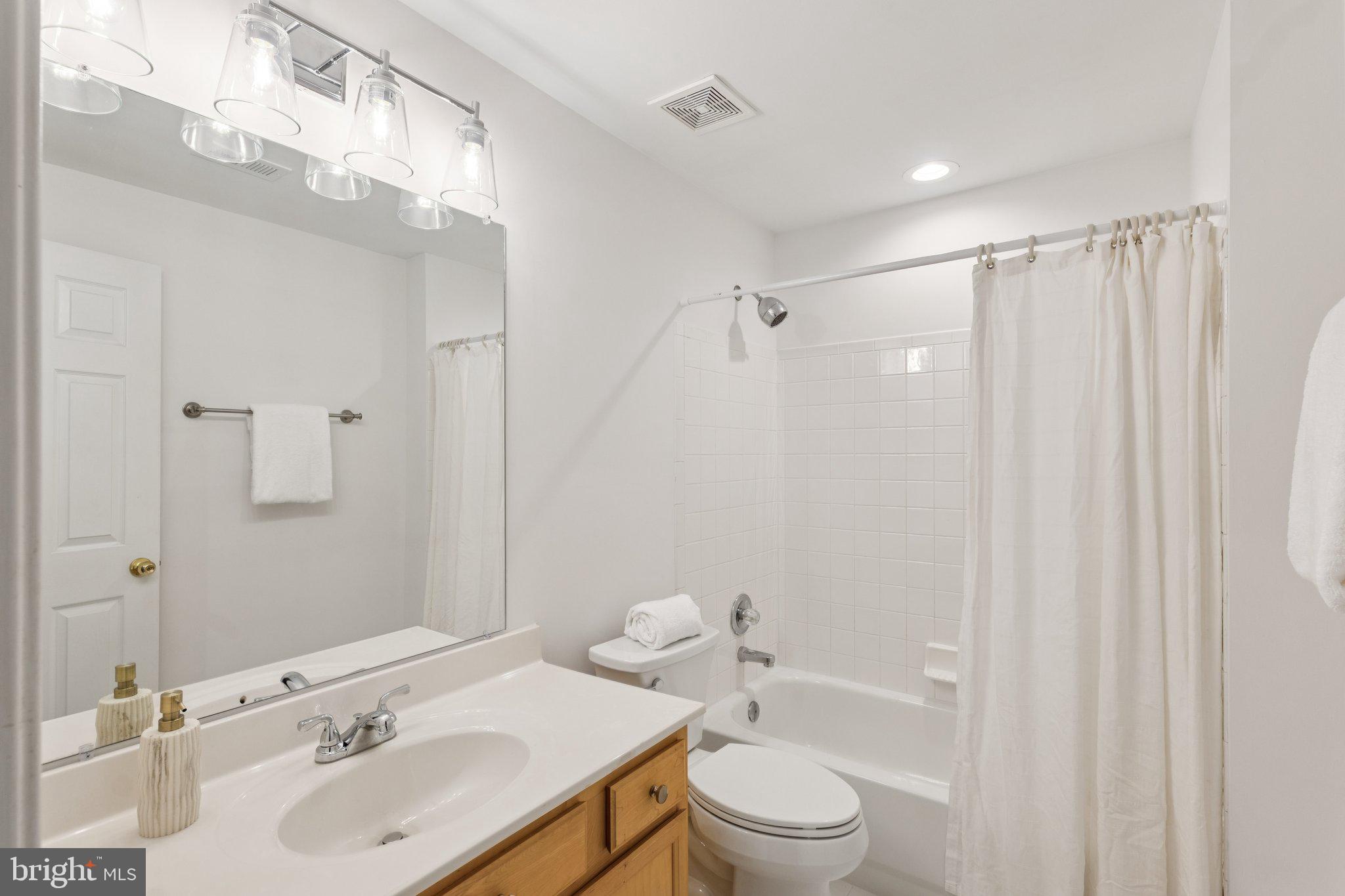 SPRING LAWN FARM - Residential