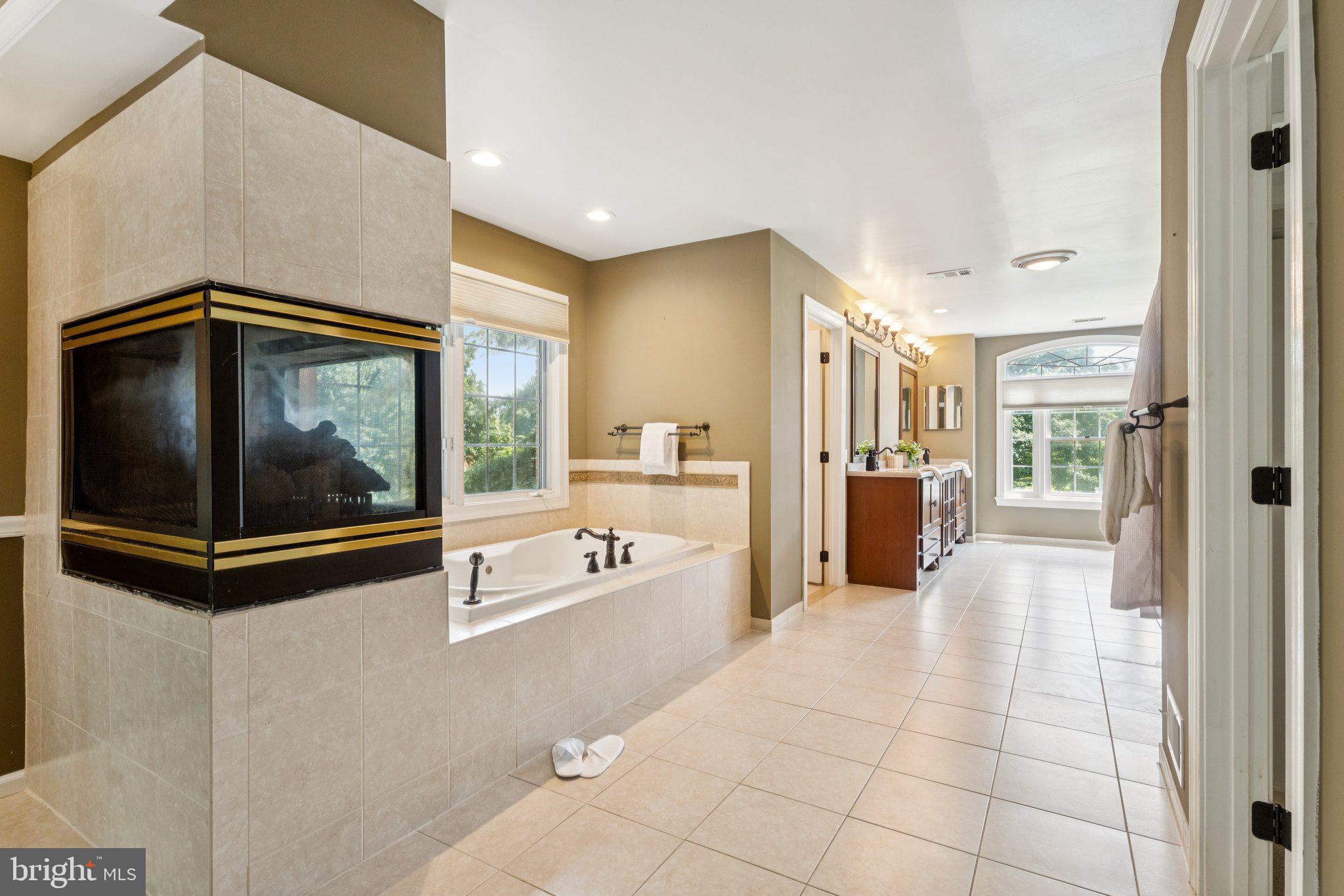 SPRING LAWN FARM - Residential