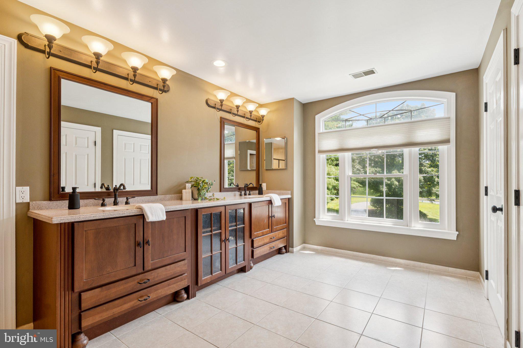 SPRING LAWN FARM - Residential