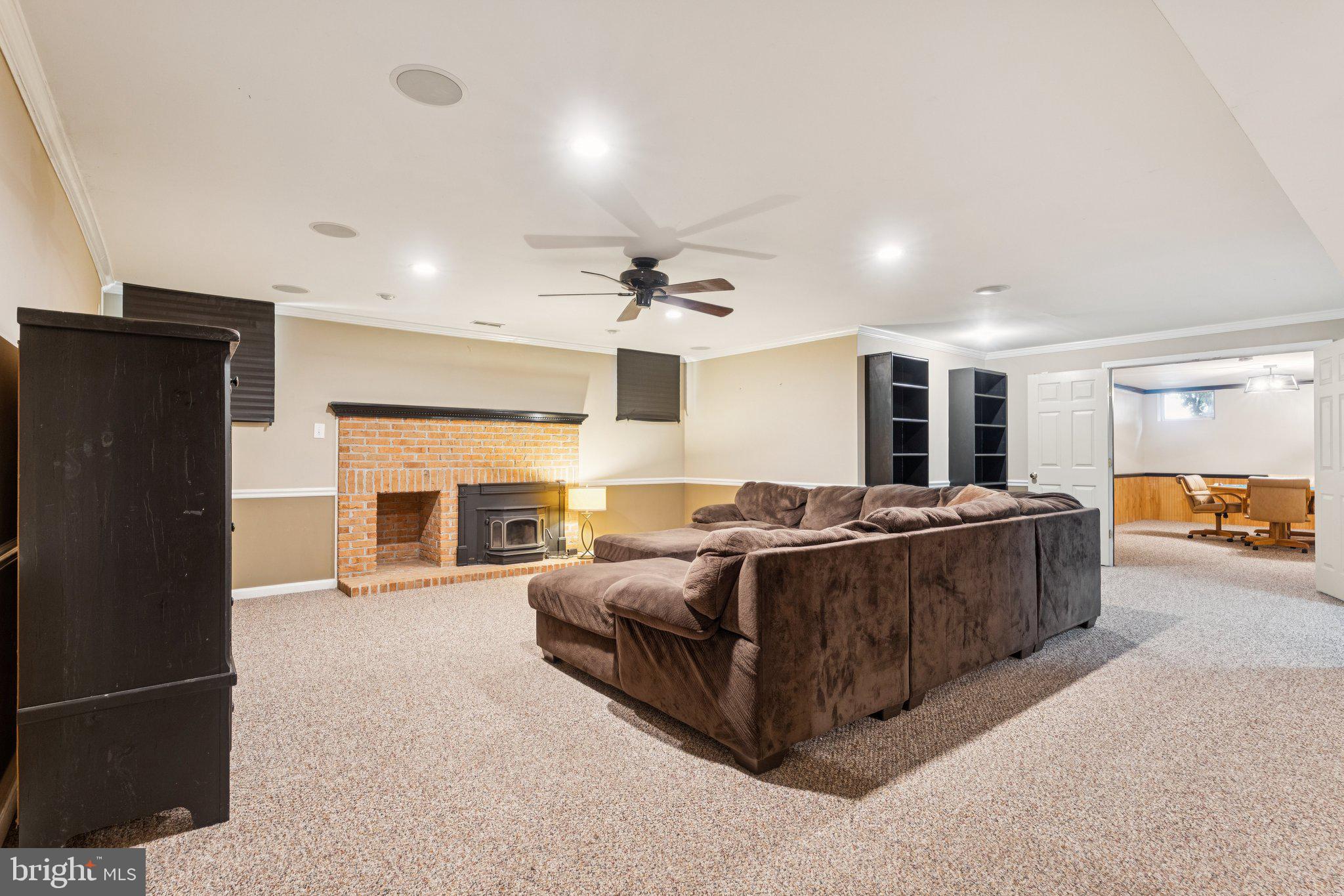 SPRING LAWN FARM - Residential