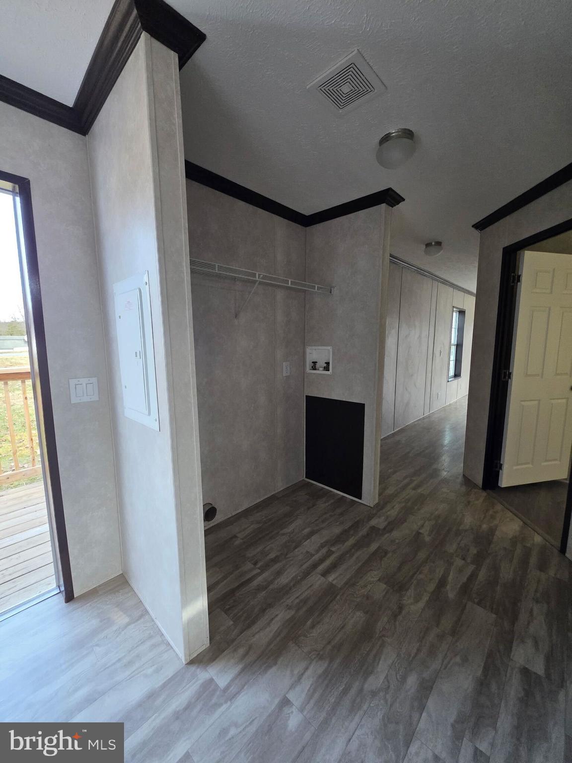 MORELAND TRAILER - Residential