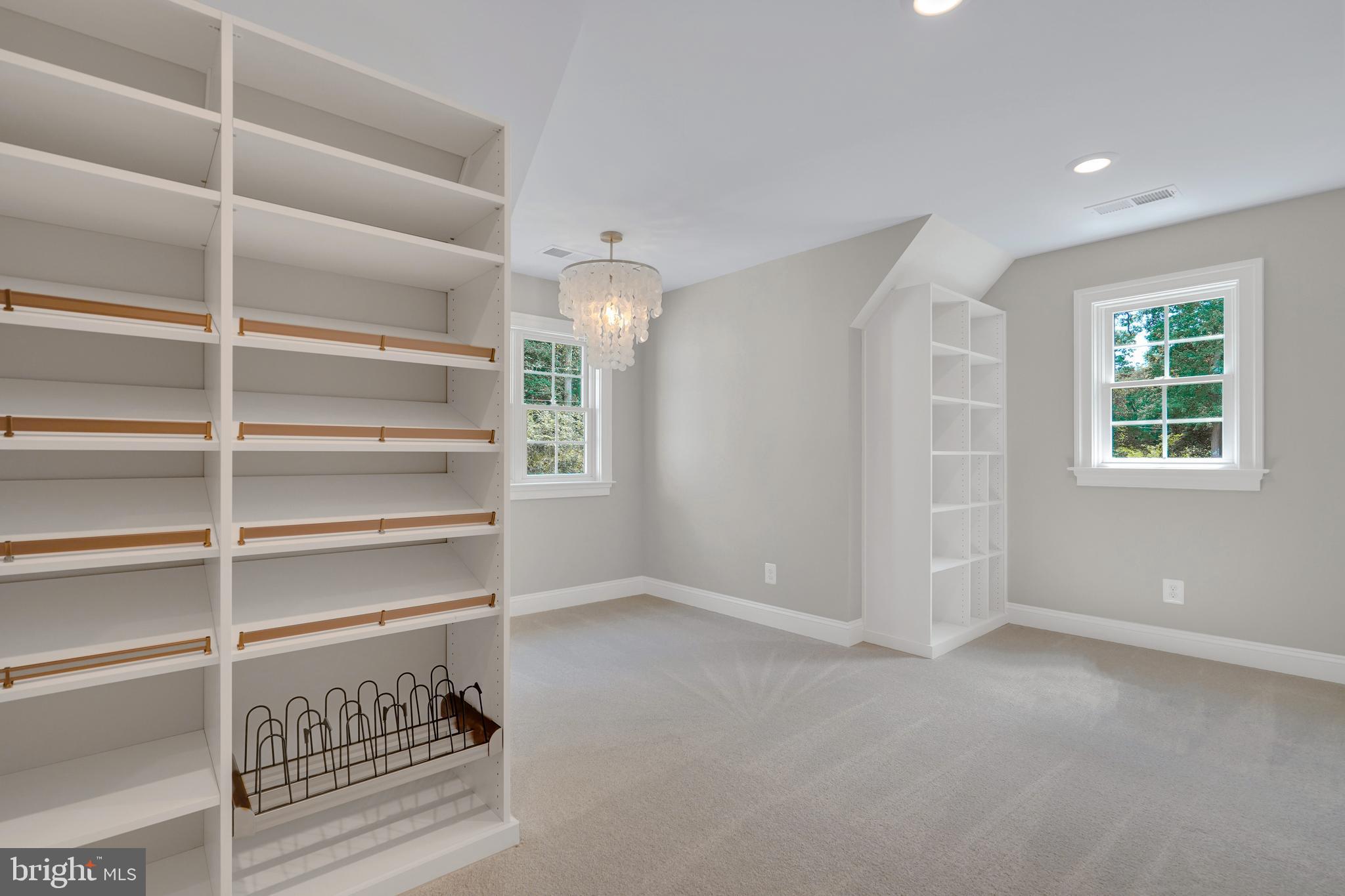 FAIRFAX FARMS - Residential