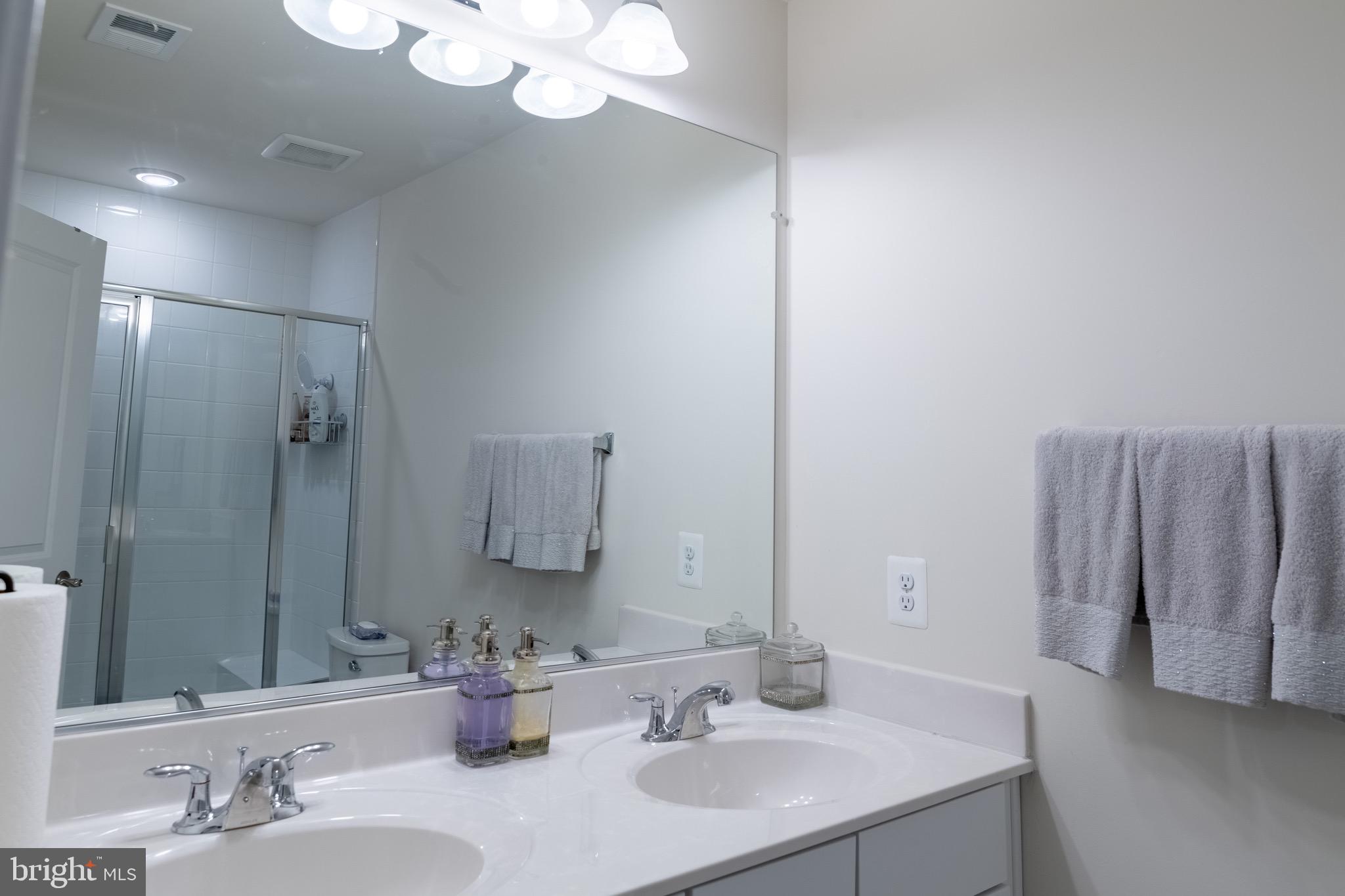 CAPITAL COURT - Residential