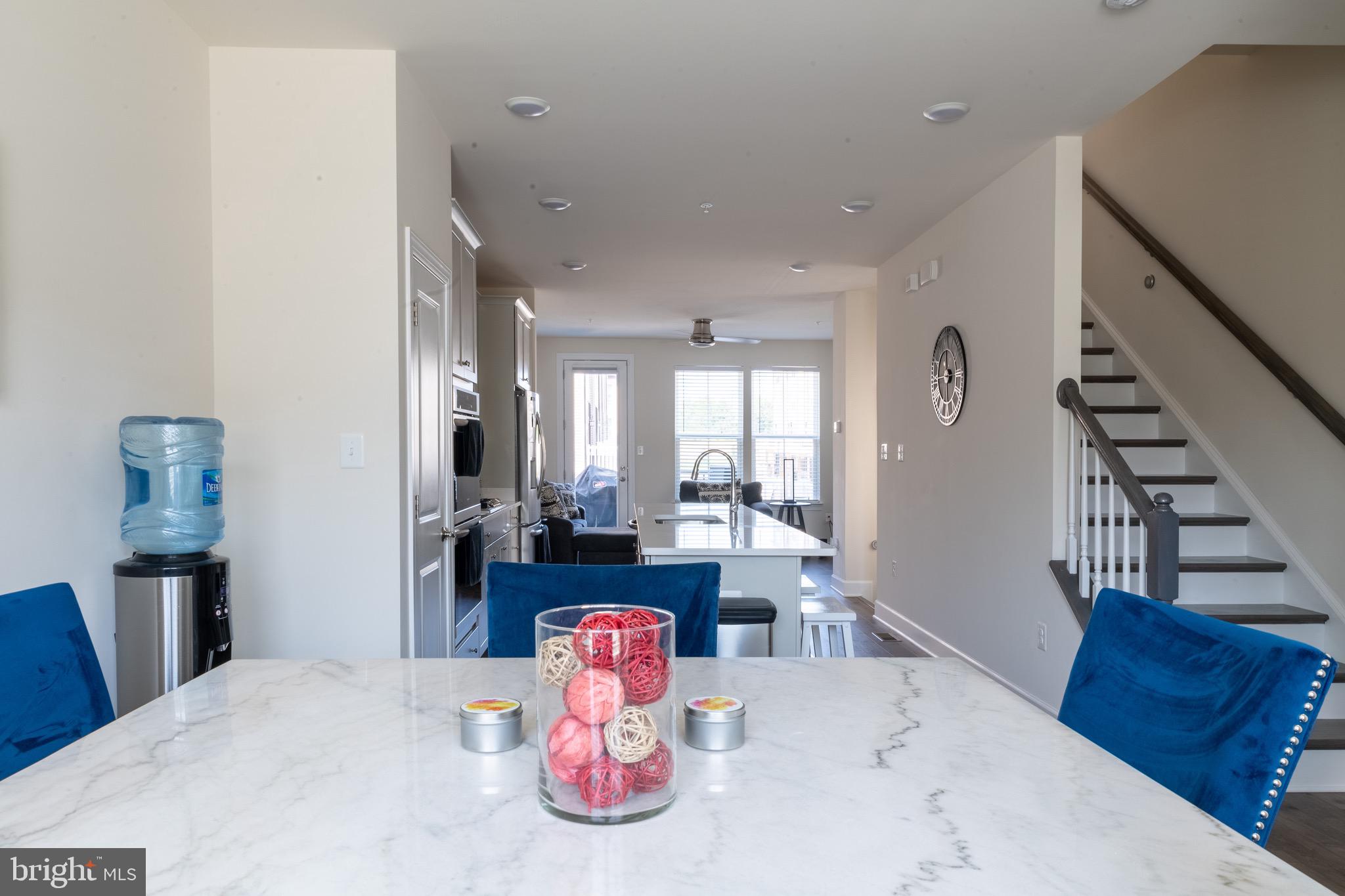 CAPITAL COURT - Residential