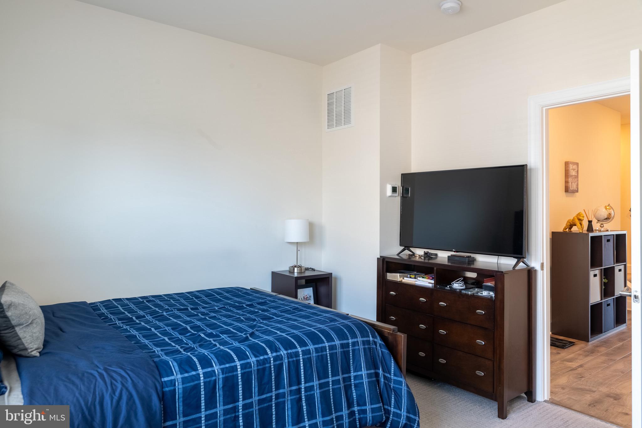 CAPITAL COURT - Residential