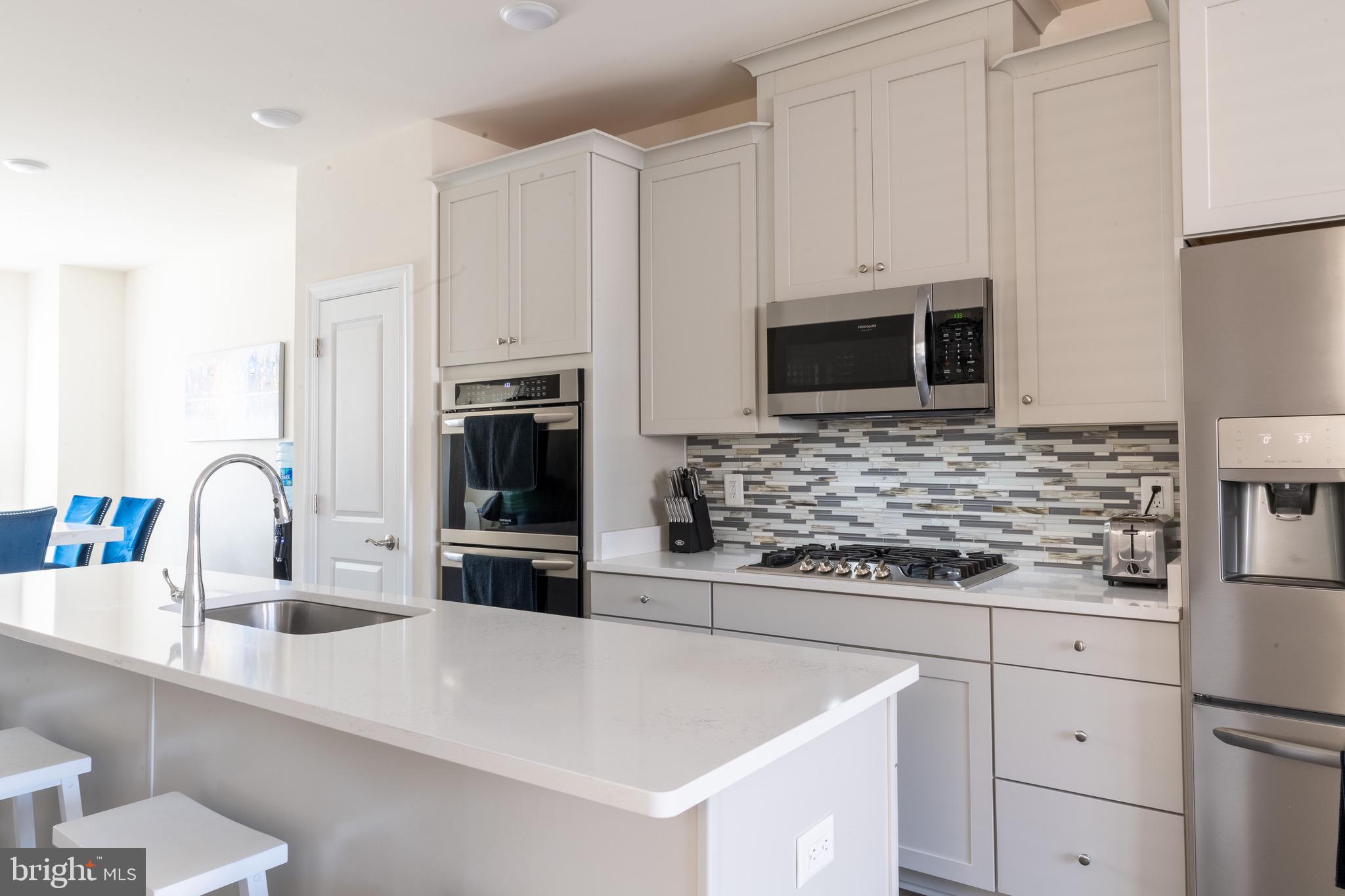 CAPITAL COURT - Residential