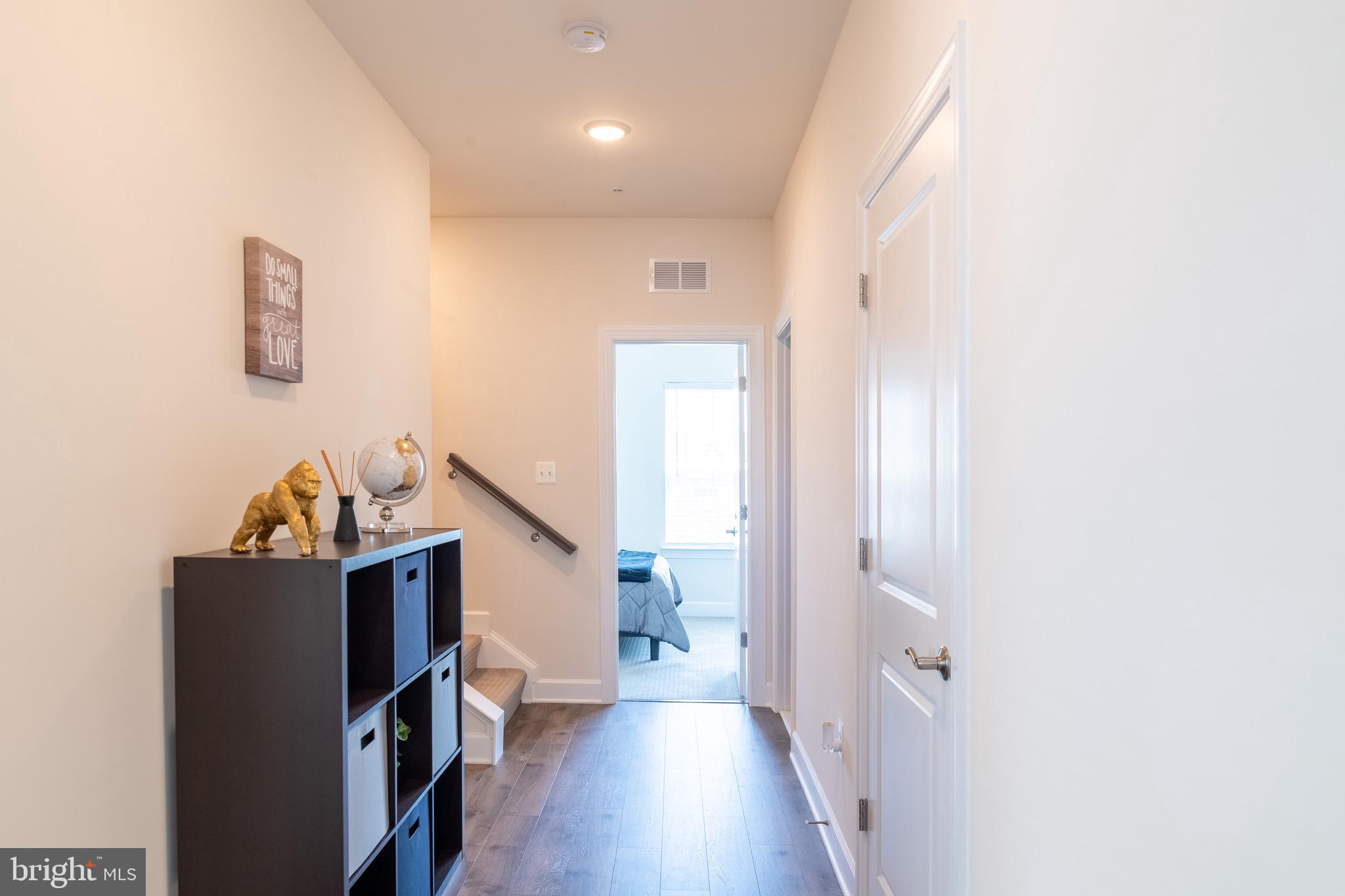 CAPITAL COURT - Residential