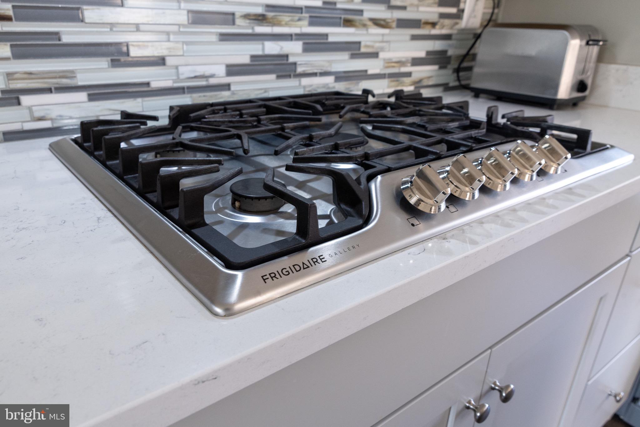 CAPITAL COURT - Residential