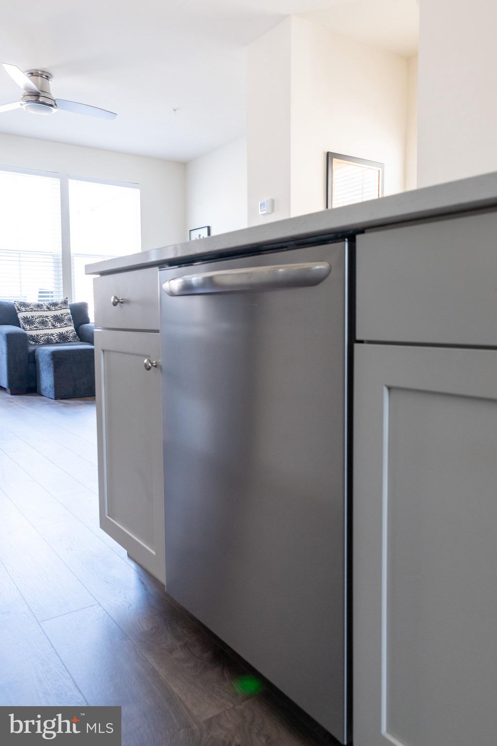 CAPITAL COURT - Residential