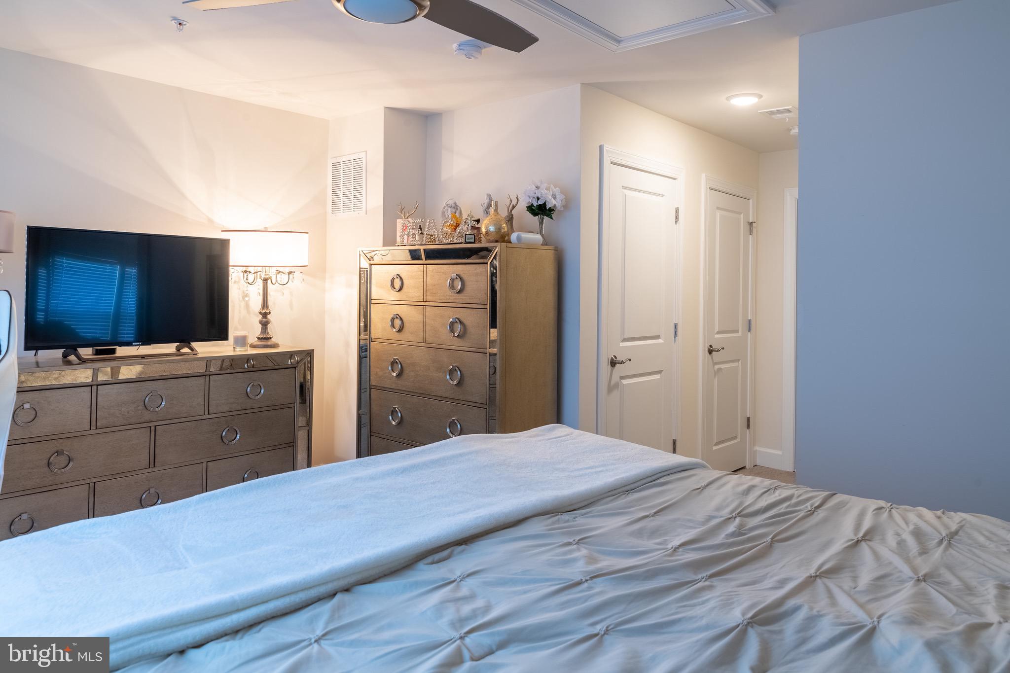 CAPITAL COURT - Residential