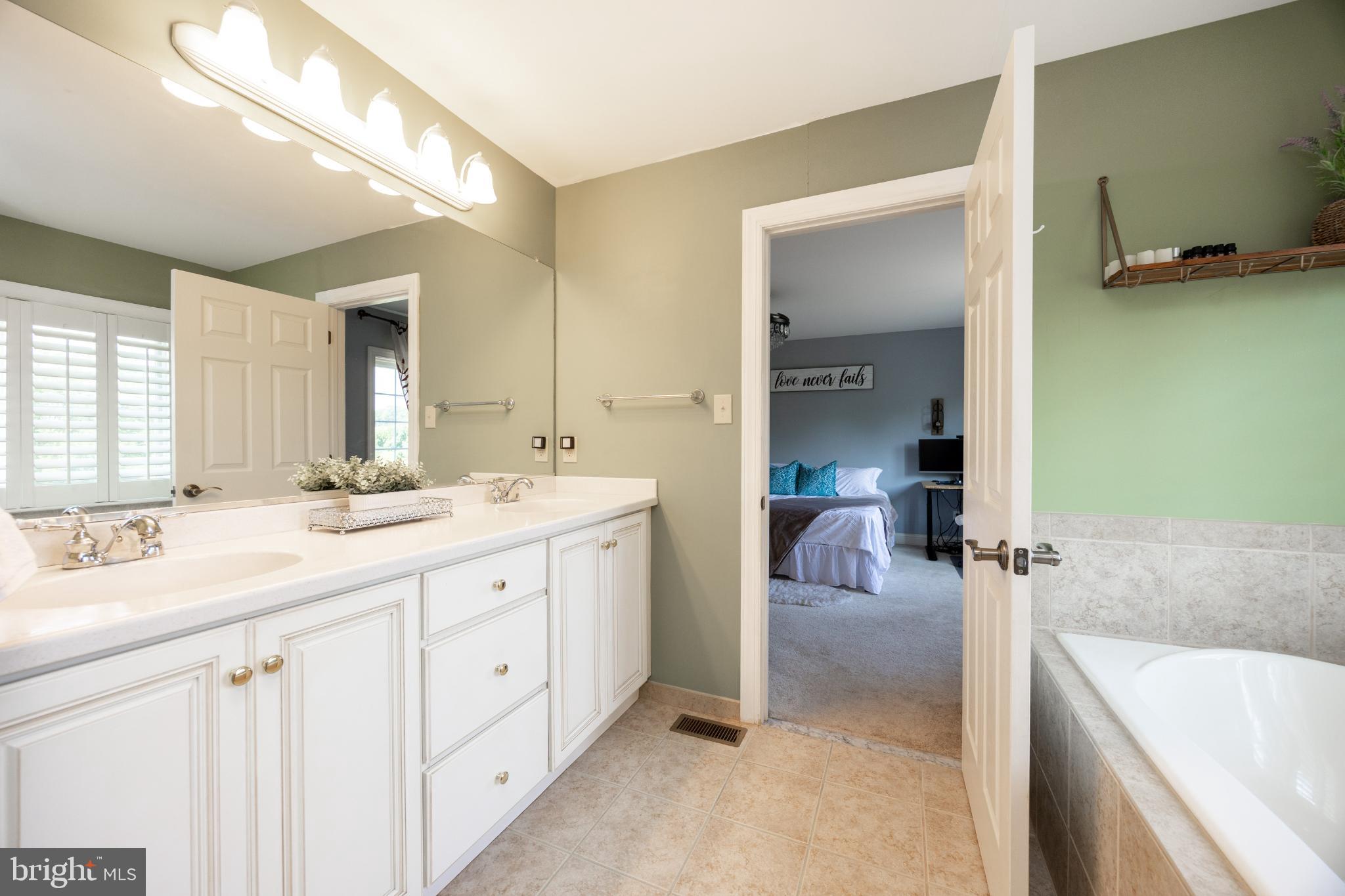 WEATHERSTONE - Residential