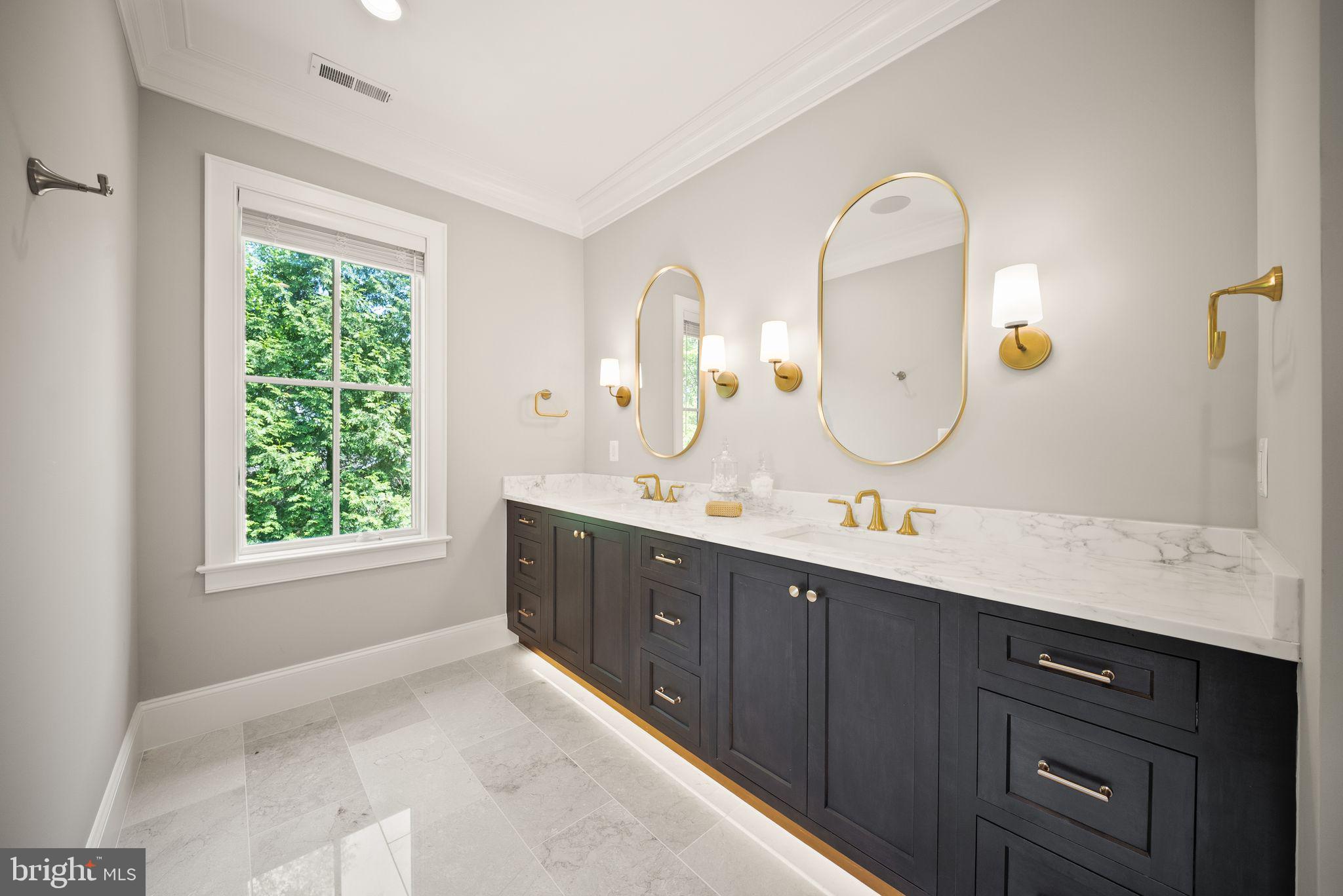 BELLEVUE FOREST - Residential