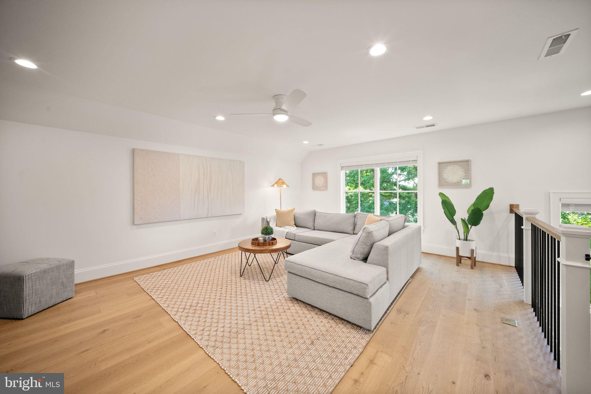 BELLEVUE FOREST - Residential