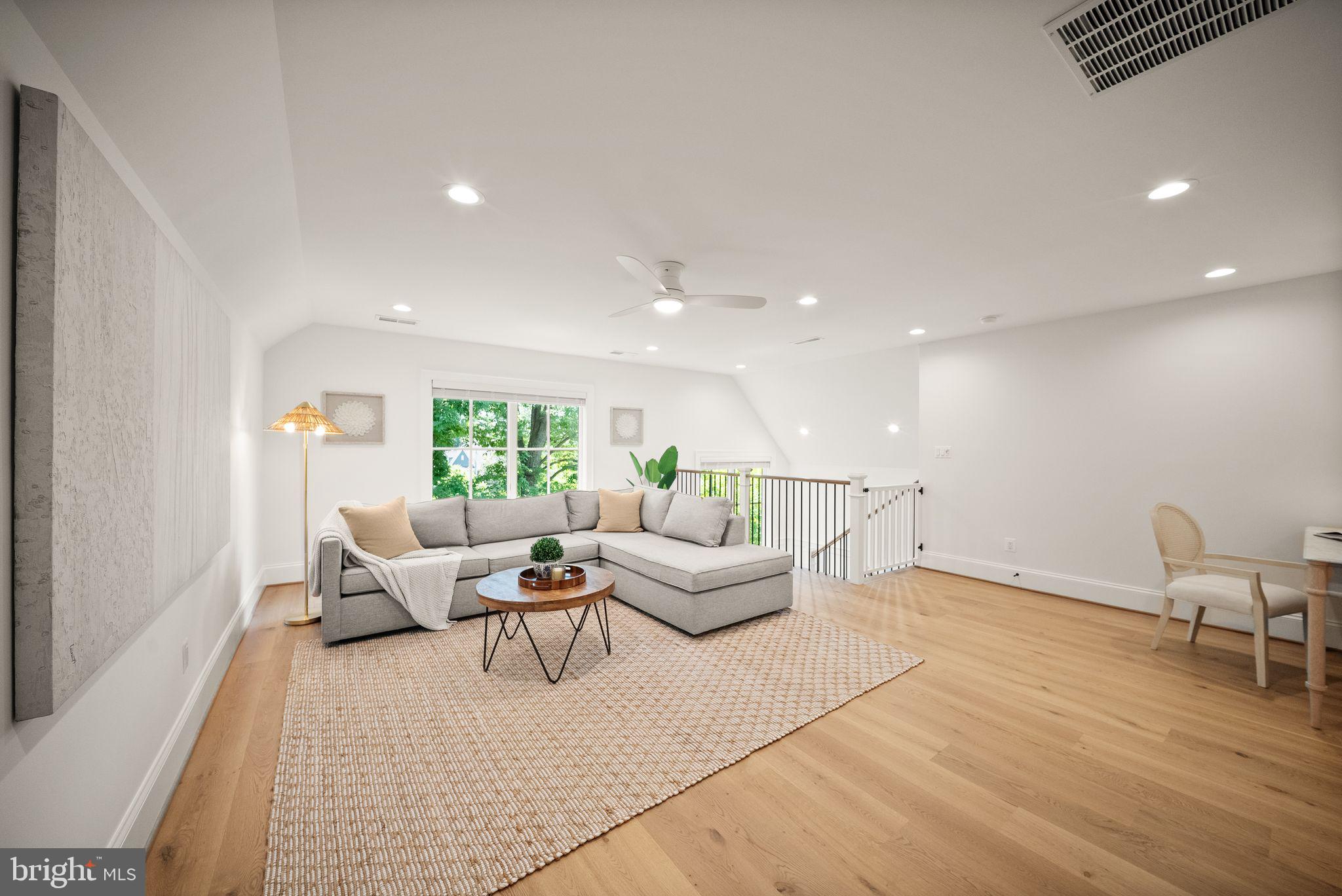 BELLEVUE FOREST - Residential