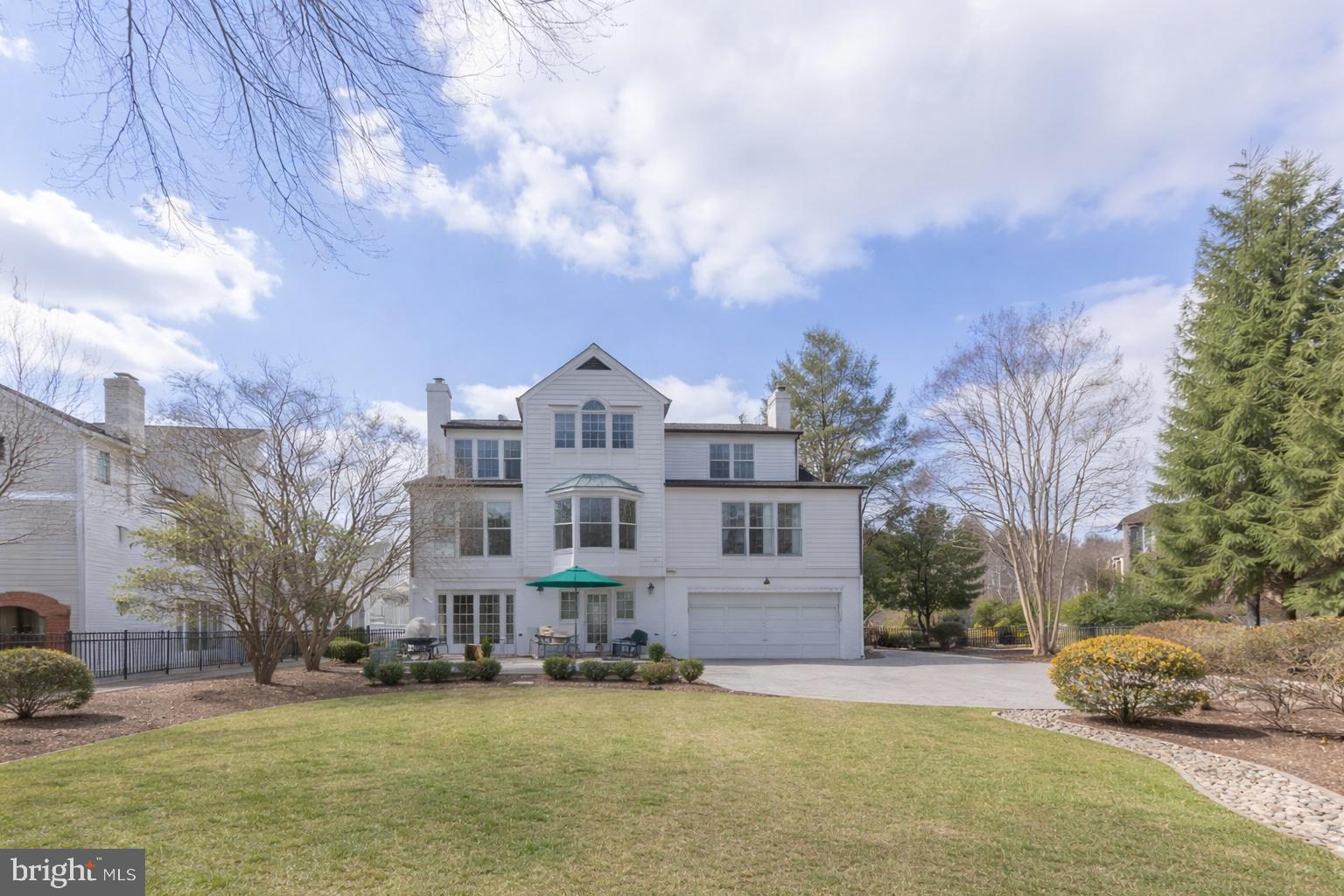 BRADLEY HILLS - Residential