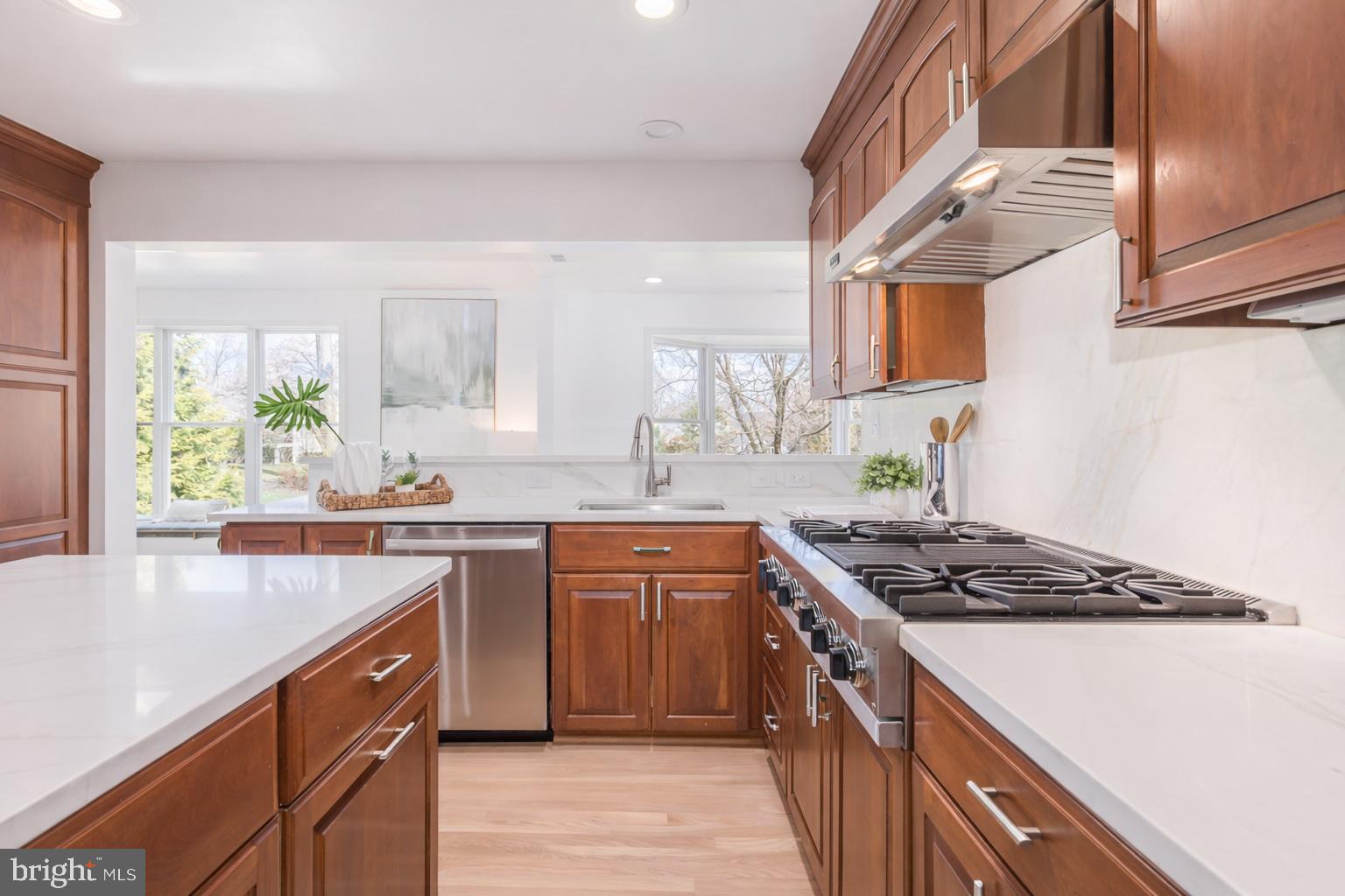 BRADLEY HILLS - Residential