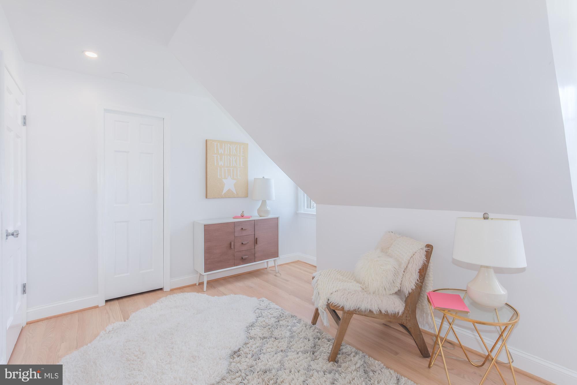 BRADLEY HILLS - Residential