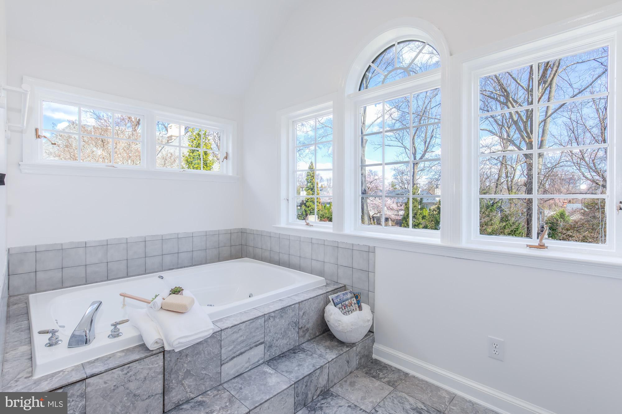 BRADLEY HILLS - Residential