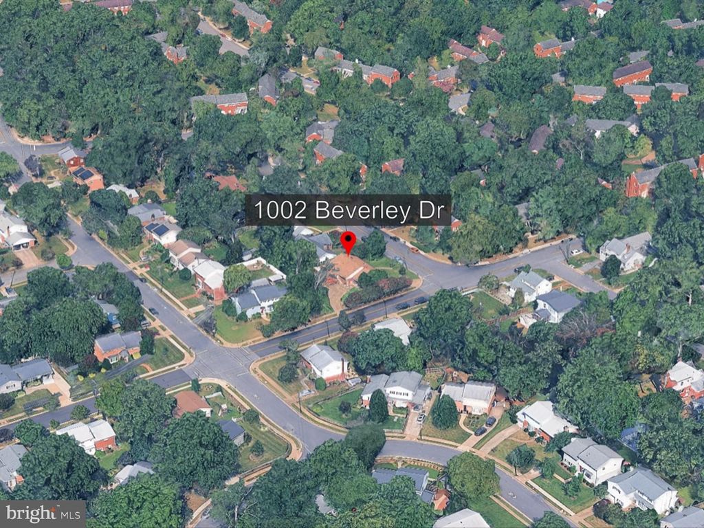 Photo of 1002 Beverley Dr, ALEXANDRIA, VA 22302 (MLS # VAAX2051084)