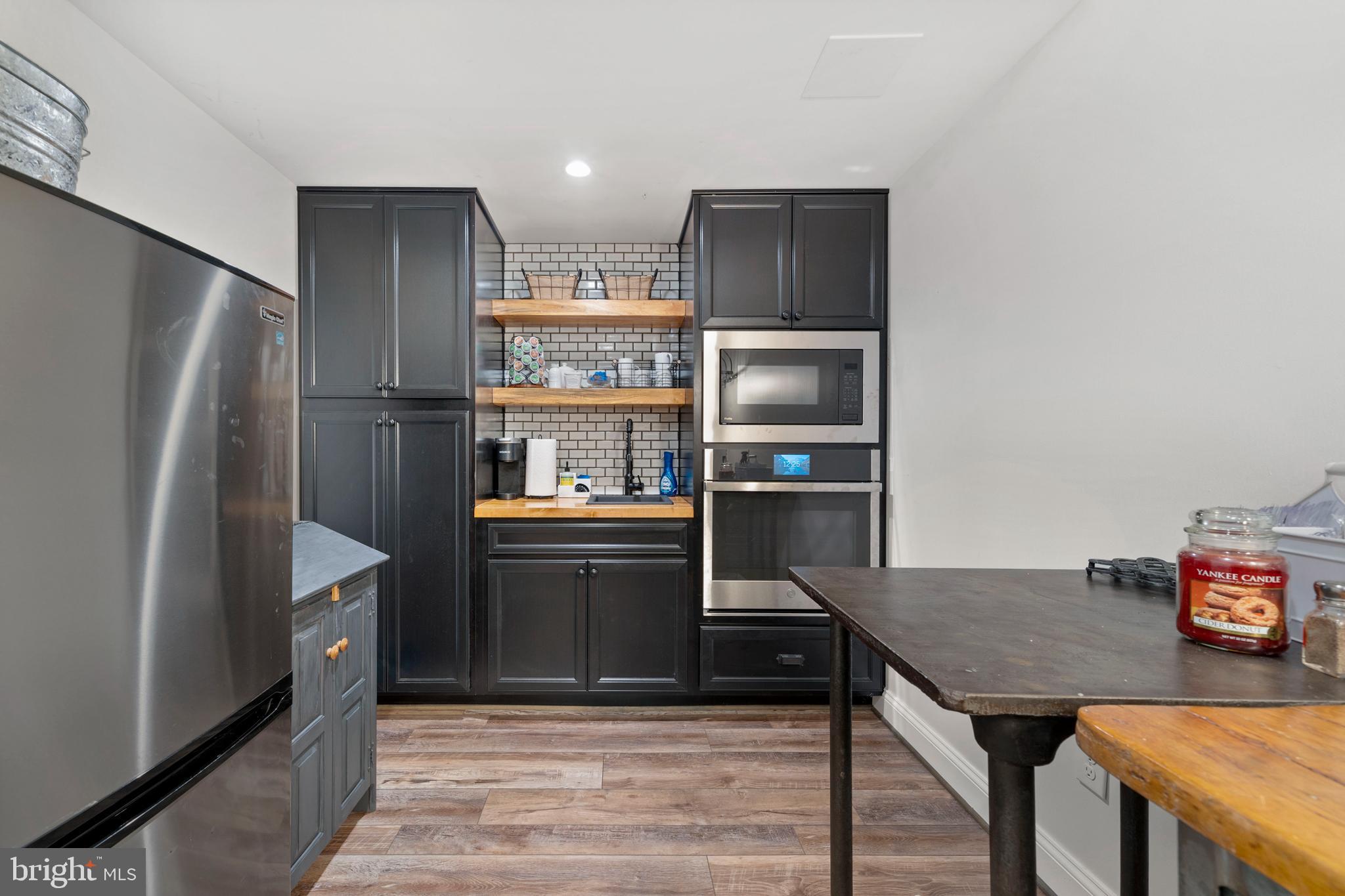 HOWES PROMISE - Residential