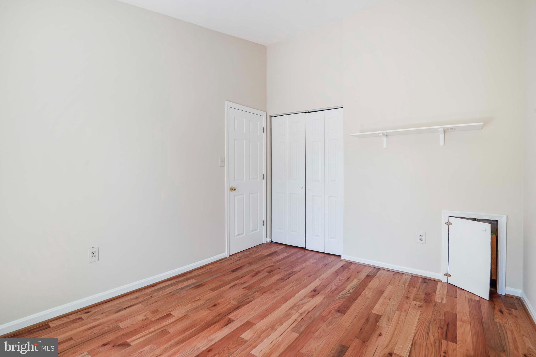 DUMONT OAKS - Residential Lease