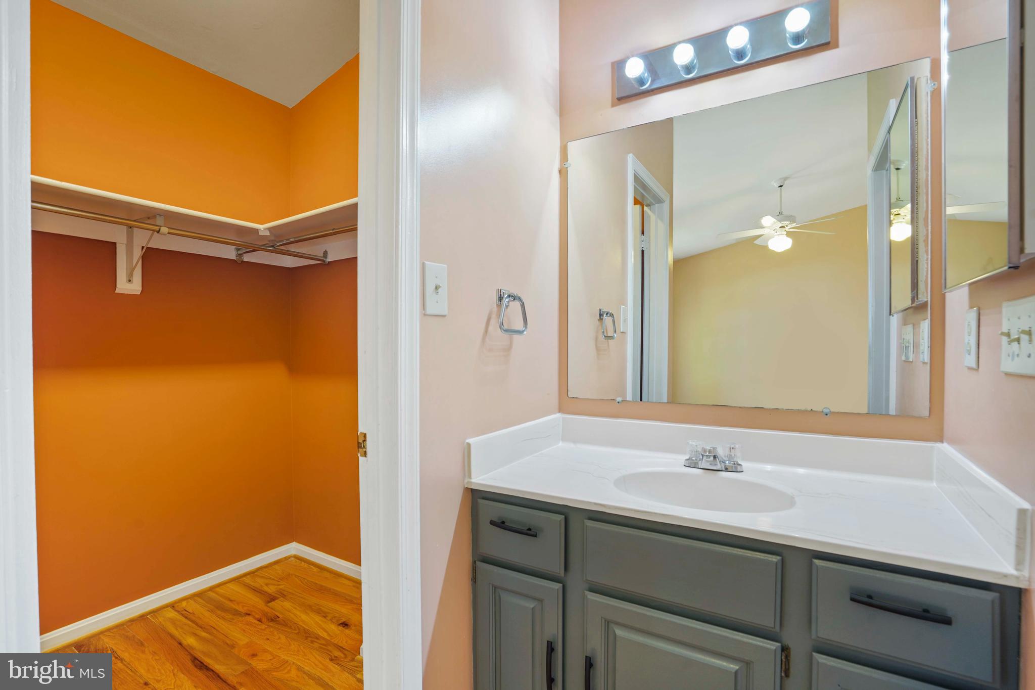 DUMONT OAKS - Residential Lease