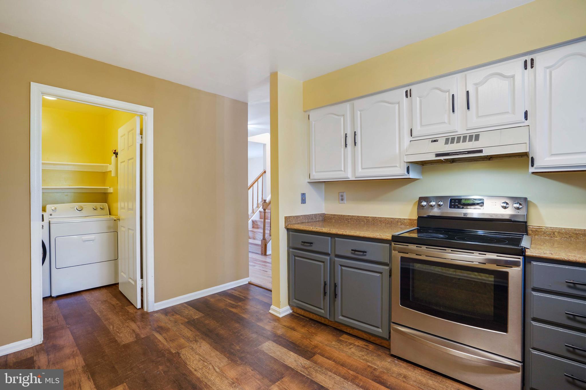 DUMONT OAKS - Residential Lease