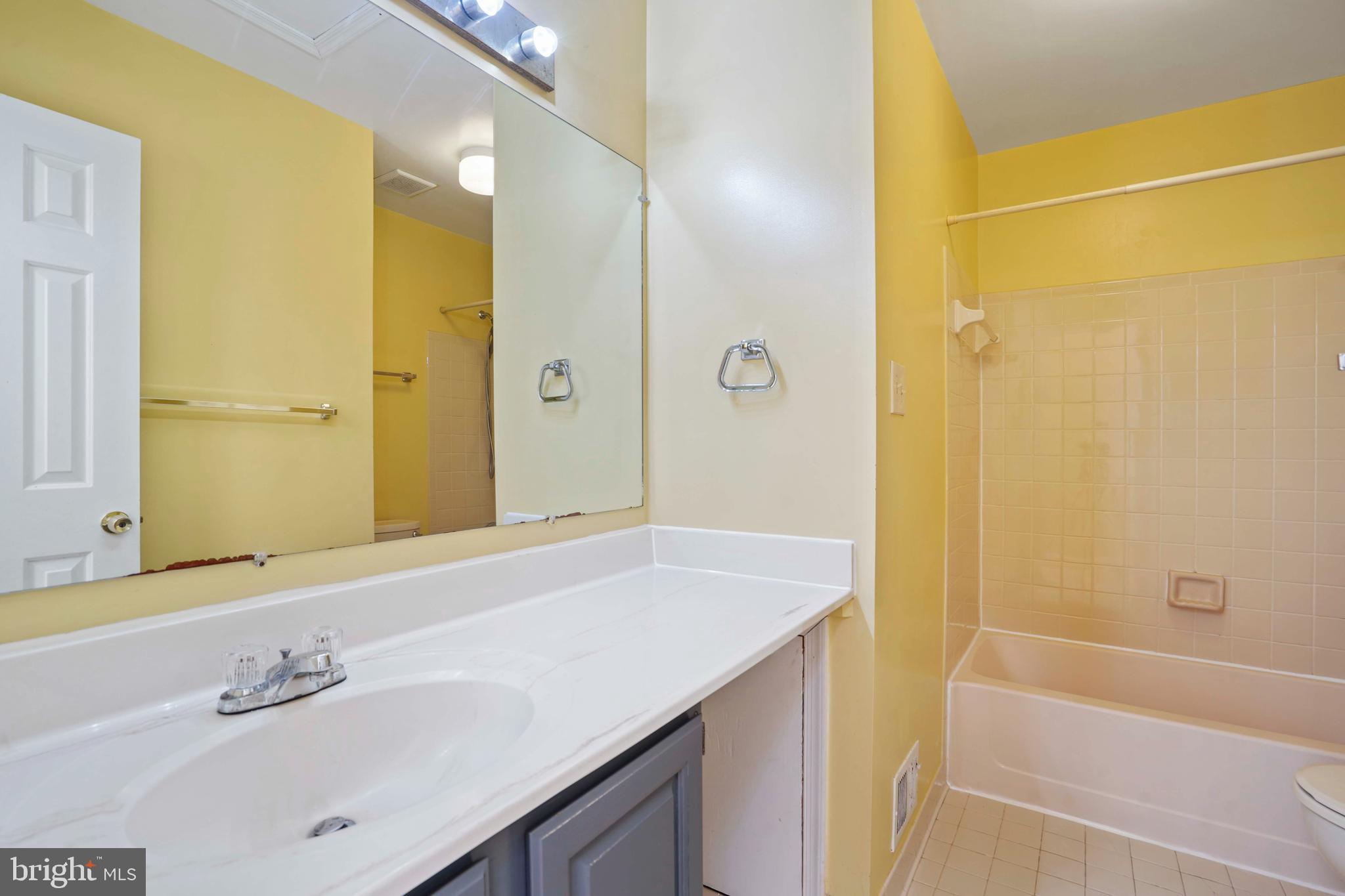 DUMONT OAKS - Residential Lease