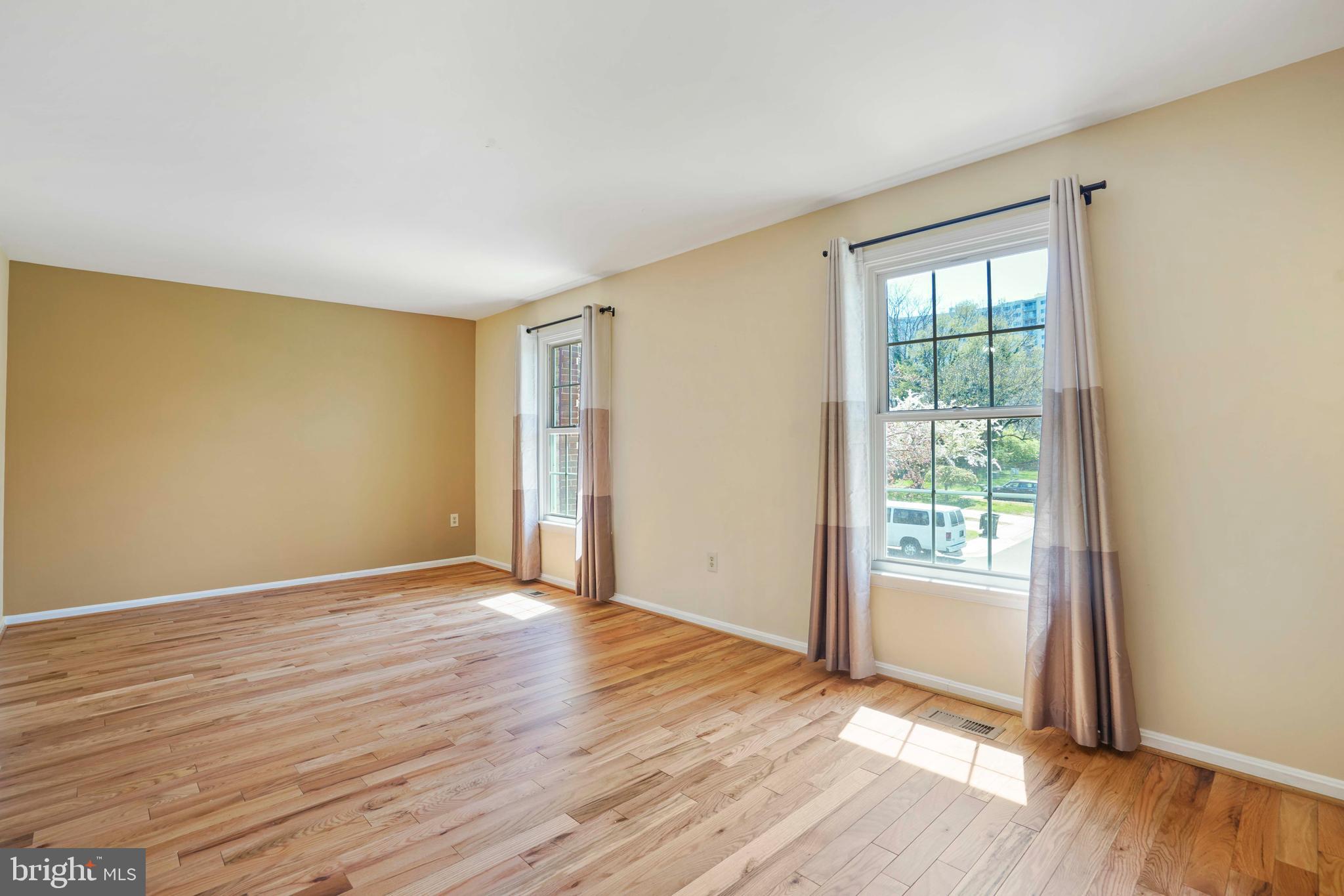 DUMONT OAKS - Residential Lease